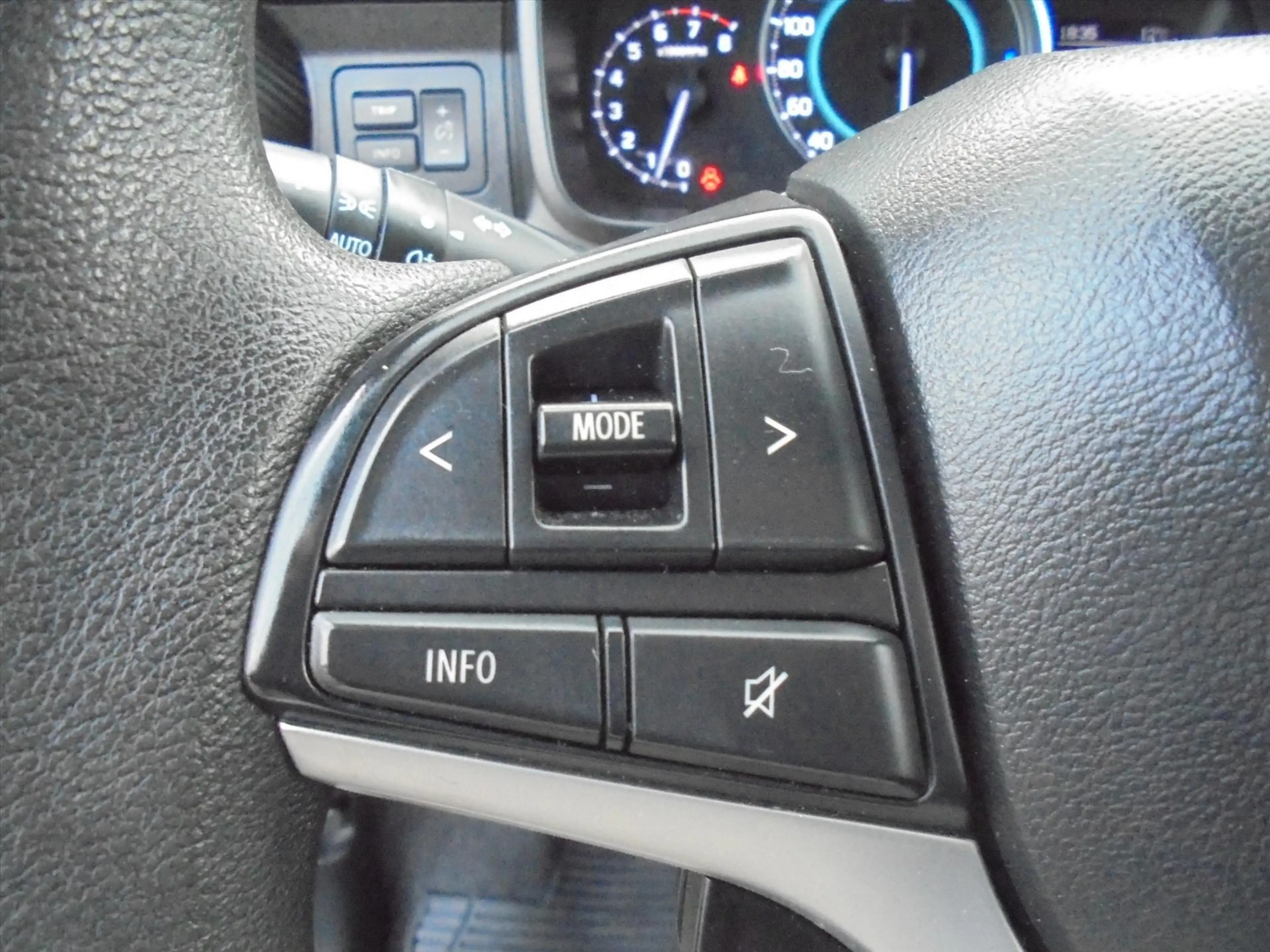 Suzuki Ignis 1.2 DUALJET 90PK INTRO EDITION TREKHAAK — photo 26