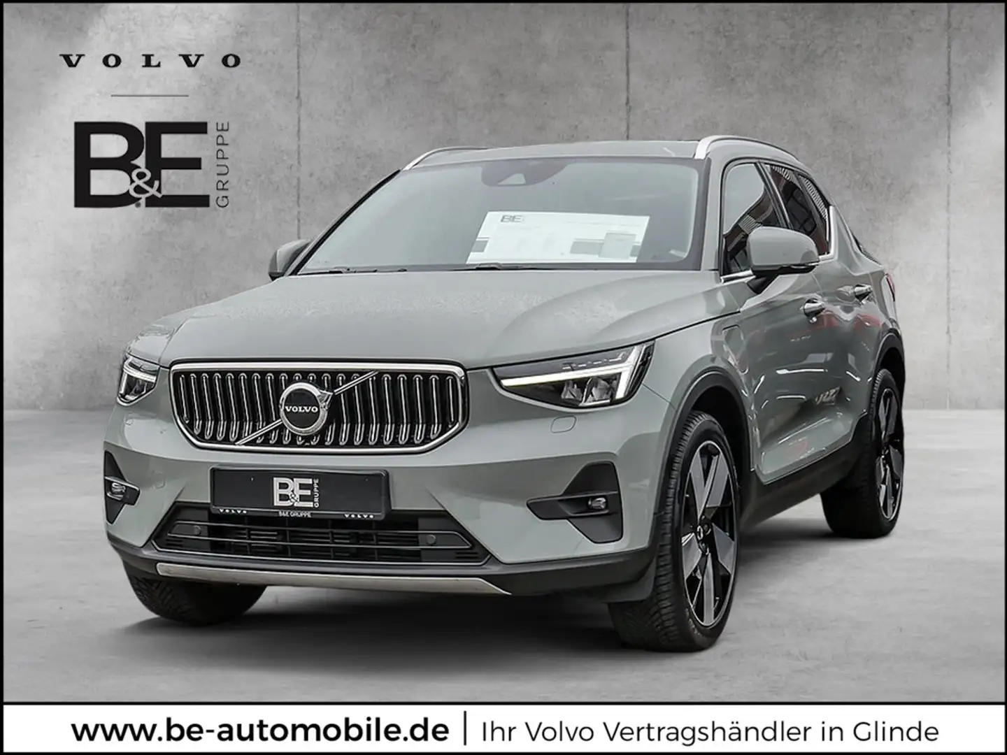 Volvo XC40 T5 Plus Bright Recharge Plug-In Hybrid Grün - 1