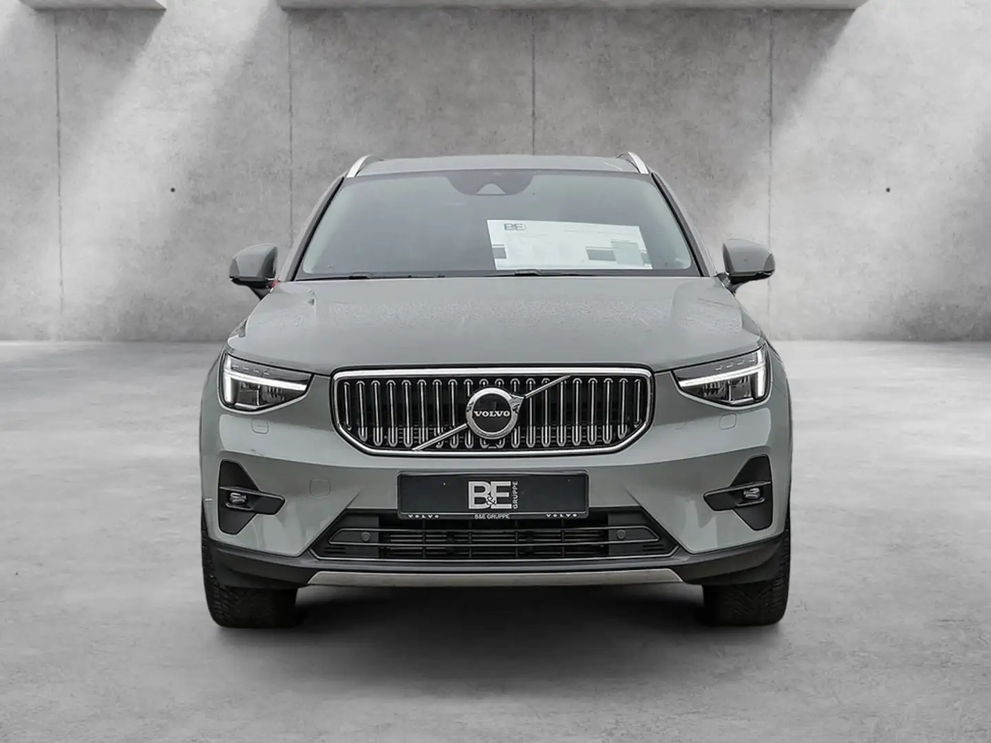 Volvo XC40 T5 Plus Bright Recharge Plug-In Hybrid Grün - 2