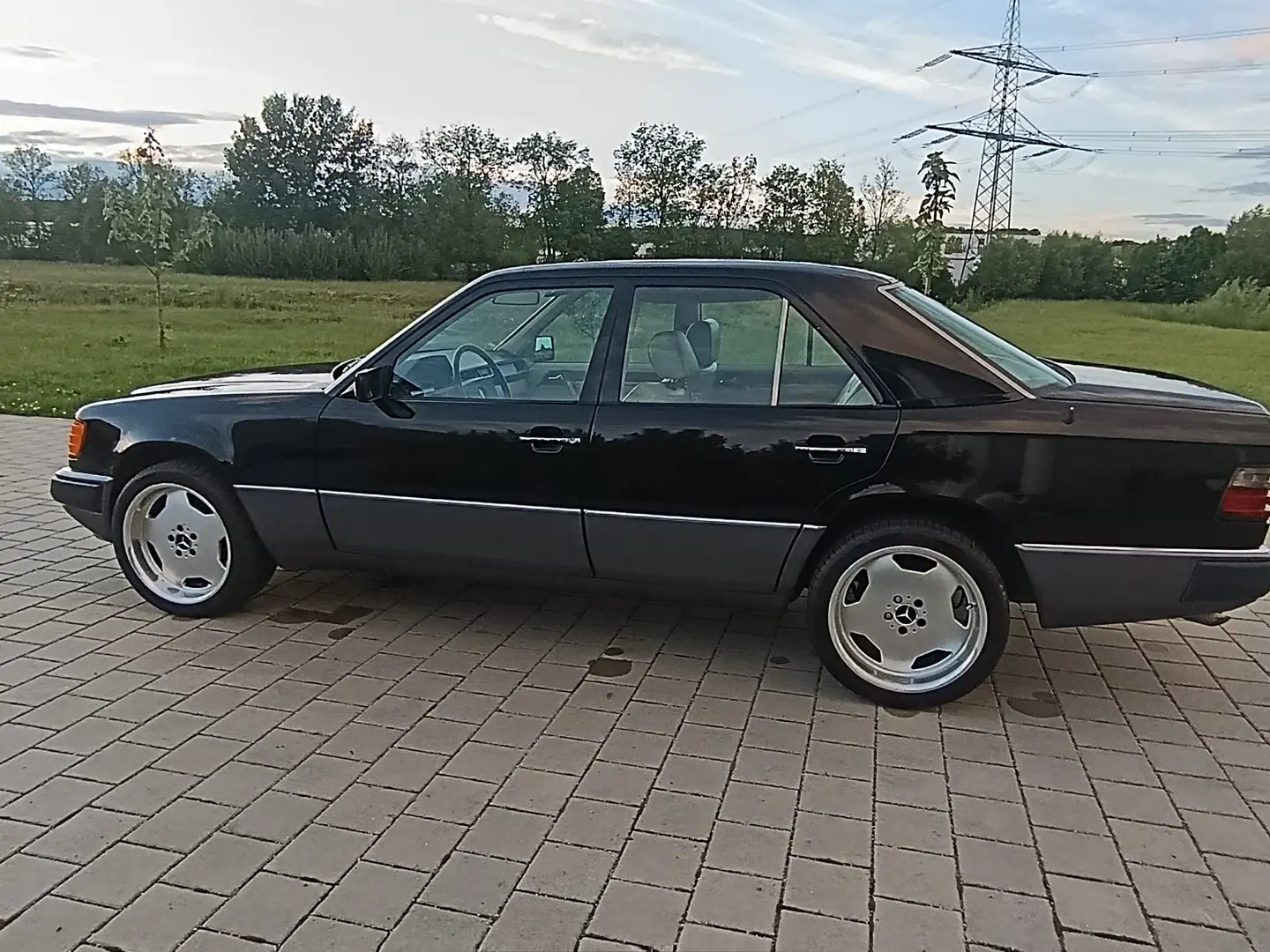 Mercedes-Benz 260 4MATIC Schwarz - 2