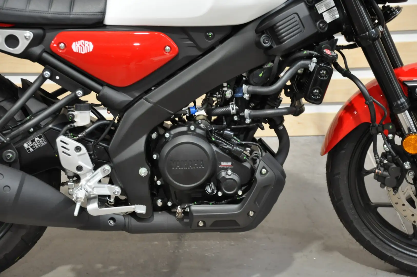 Yamaha XSR 125 Wit - 2