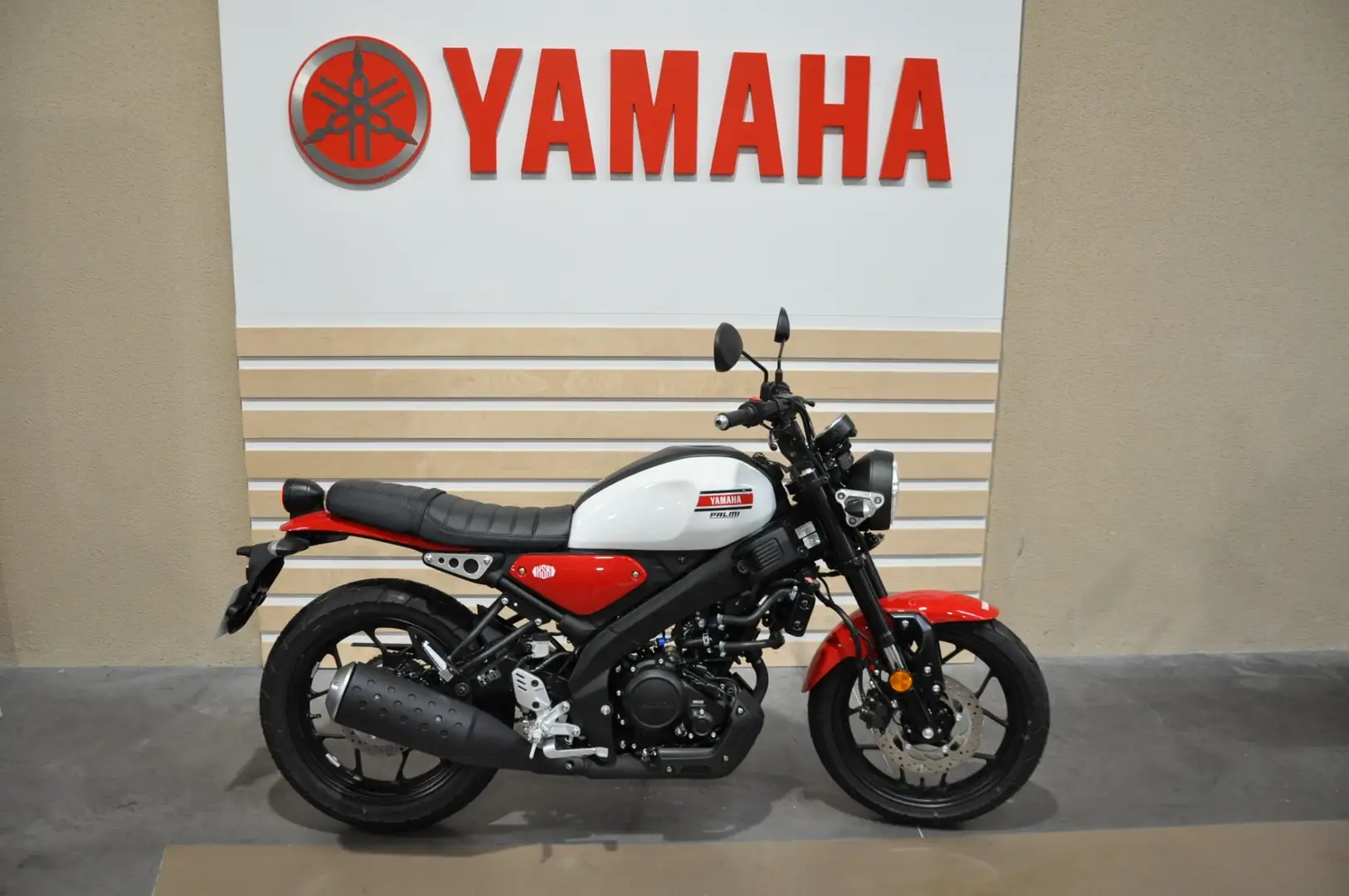 Yamaha XSR 125 Wit - 1