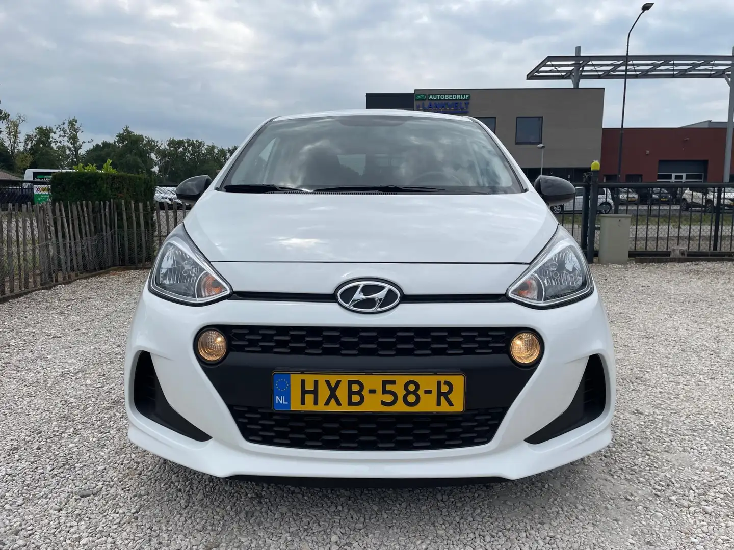 Hyundai i10 1.0i Premium AUTOMAAT, Apple Carplay, Navi, 1e eig Wit - 2