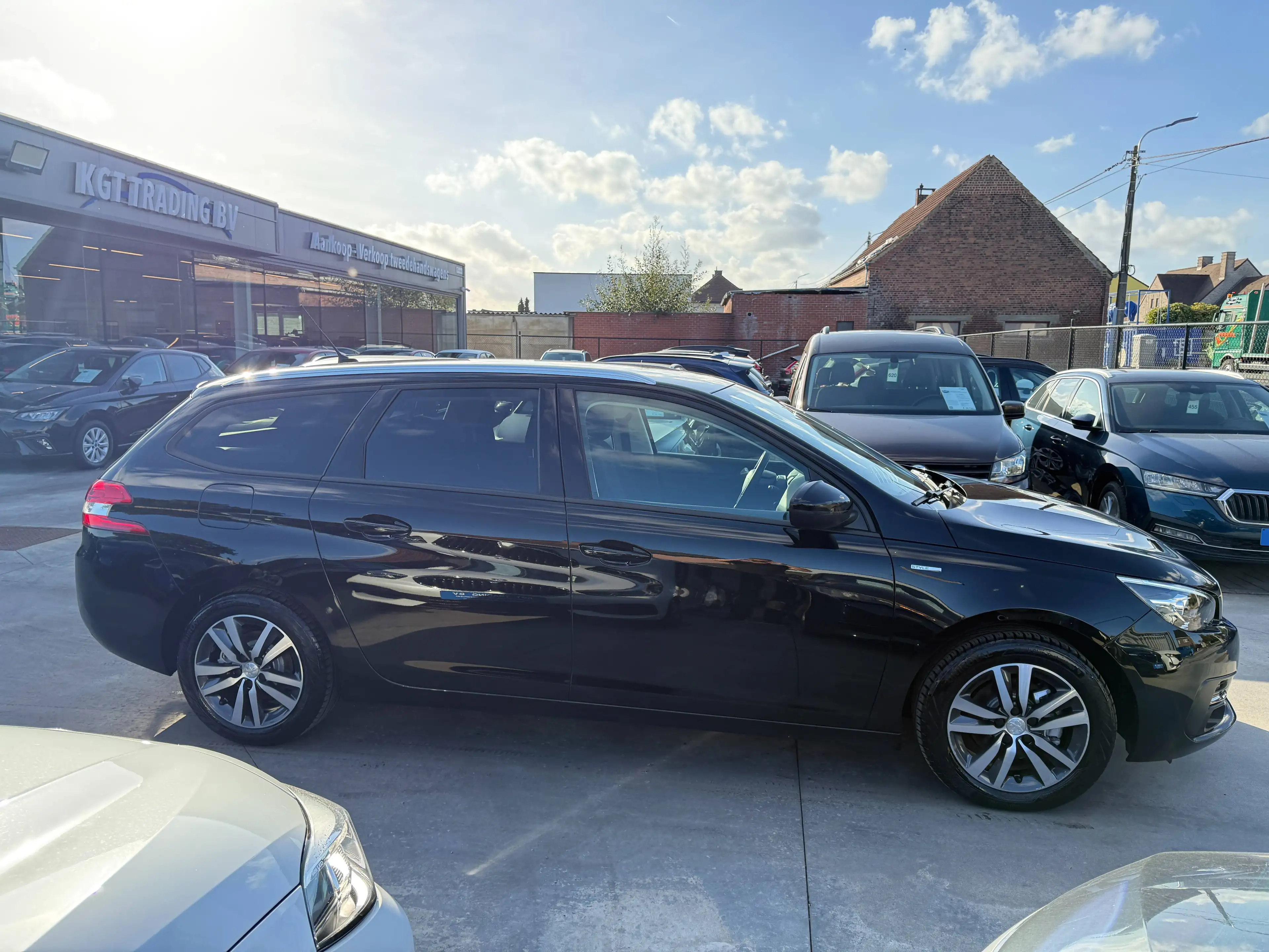 Peugeot 308 SW 1.2i 110PK NAVIGATIE CAMERA VIRTUAL COCKPIT CARPLAY LED ALU PDC TREKHAAK — photo 4