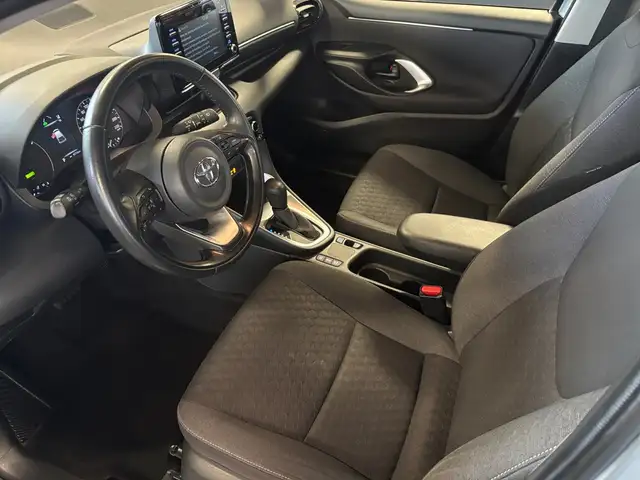 Toyota Yaris view 10