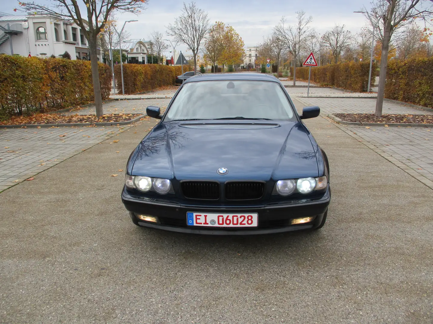 BMW 740 E38 740i Blau - 2