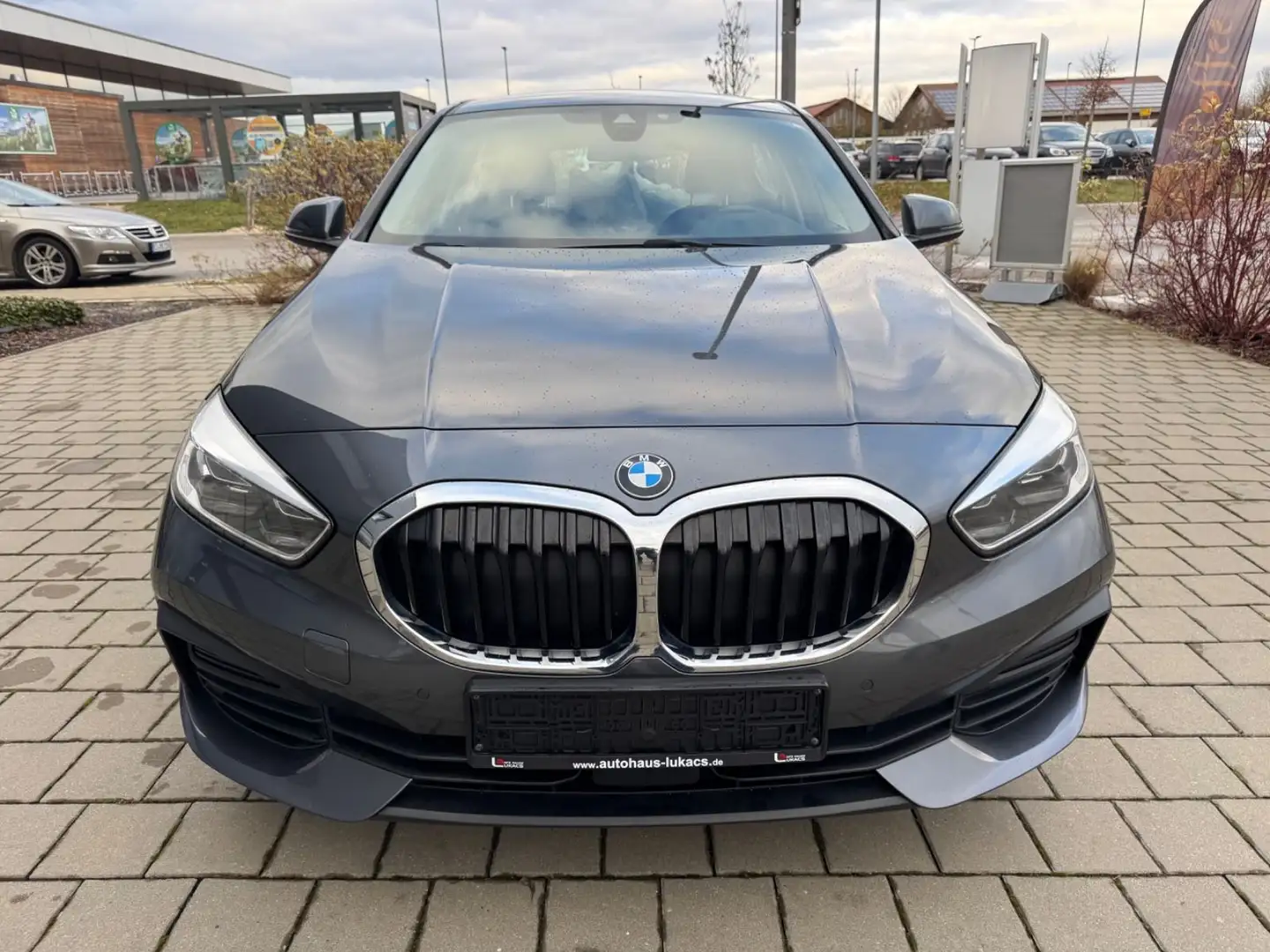 BMW 120 1 Lim. 120 d xDrive Advantage Kamera 1Hand Gris - 2