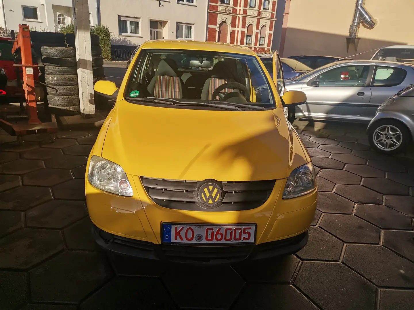 Volkswagen Fox Basis Gelb - 2