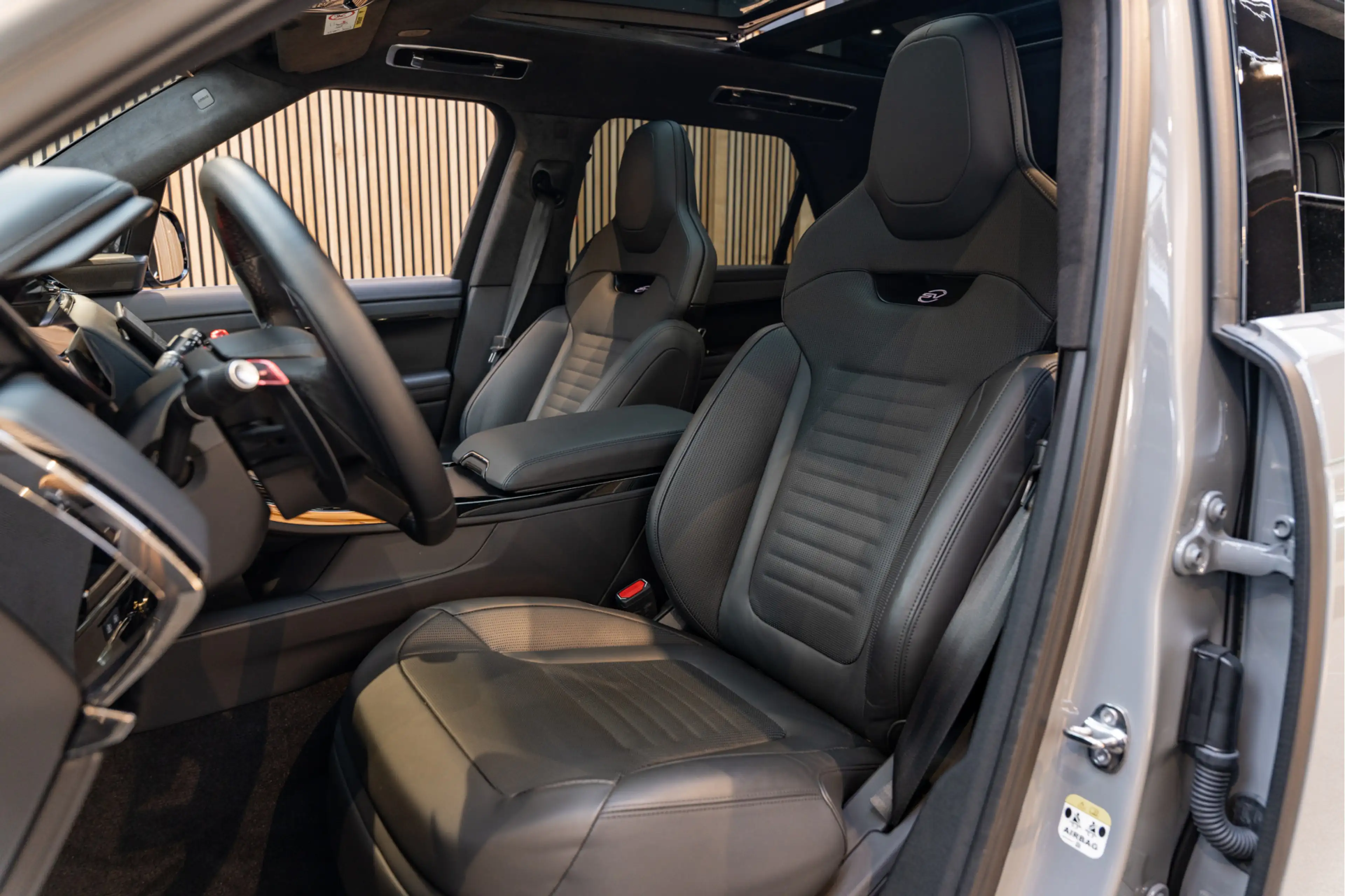 Land Rover Range Rover Sport 4.4 P635 SV Carbon Full Carbon Keramisch Full Carb — photo 19
