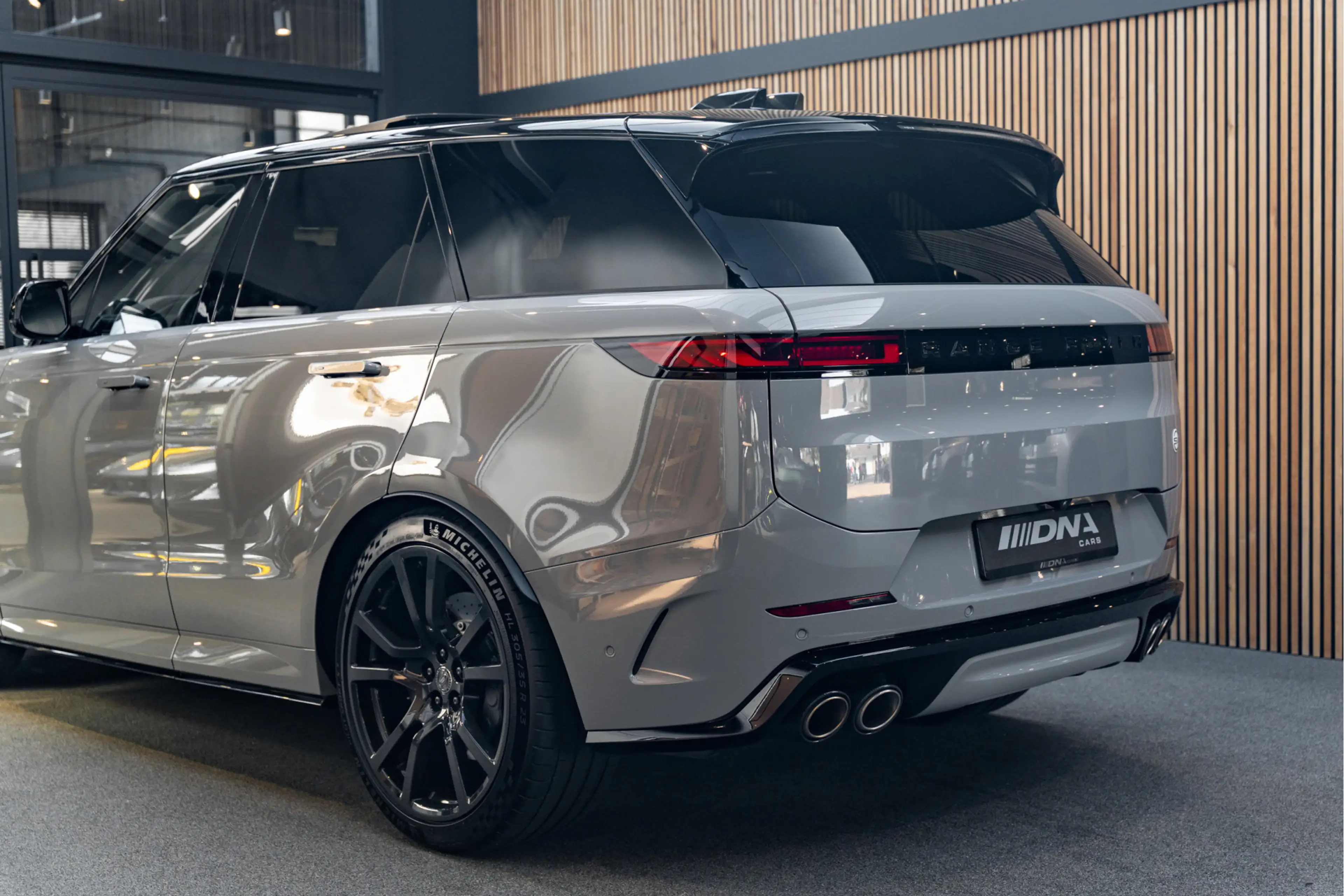 Land Rover Range Rover Sport 4.4 P635 SV Carbon Full Carbon Keramisch Full Carb — photo 13
