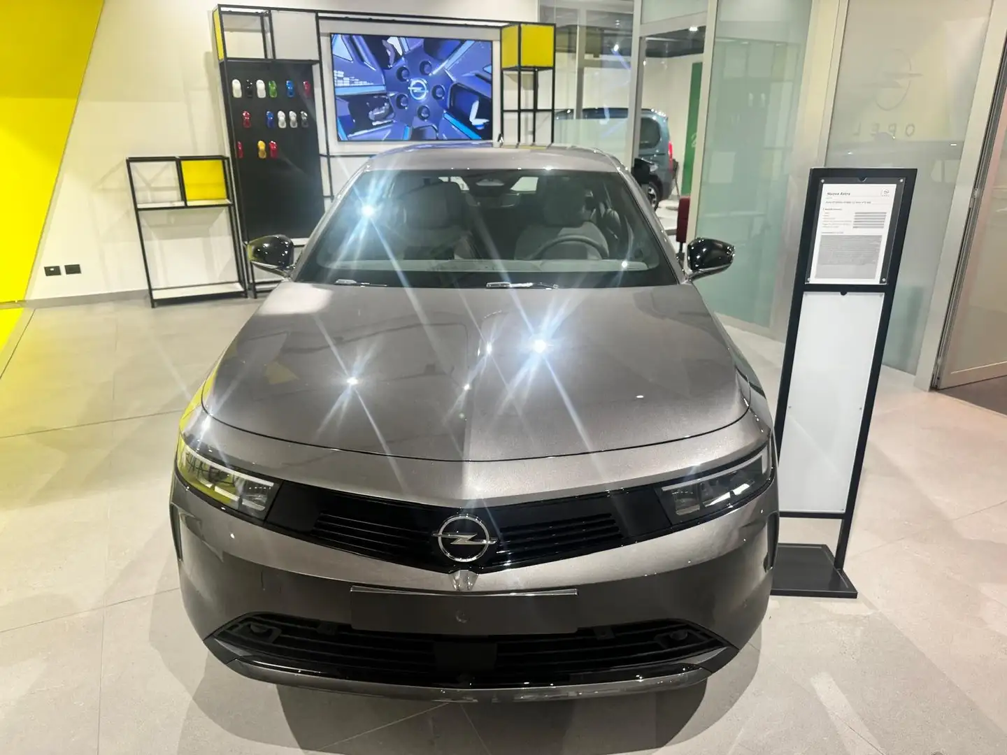 Opel Astra Astra swr 1.2 hybrid 145cv dct6promo freedom Grijs - 2