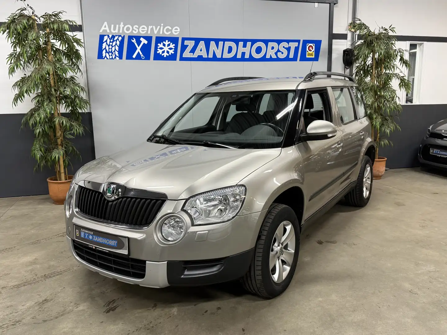 Skoda Yeti 1.8 TSI Ambition 4x4 // Trekhaak Beige - 1