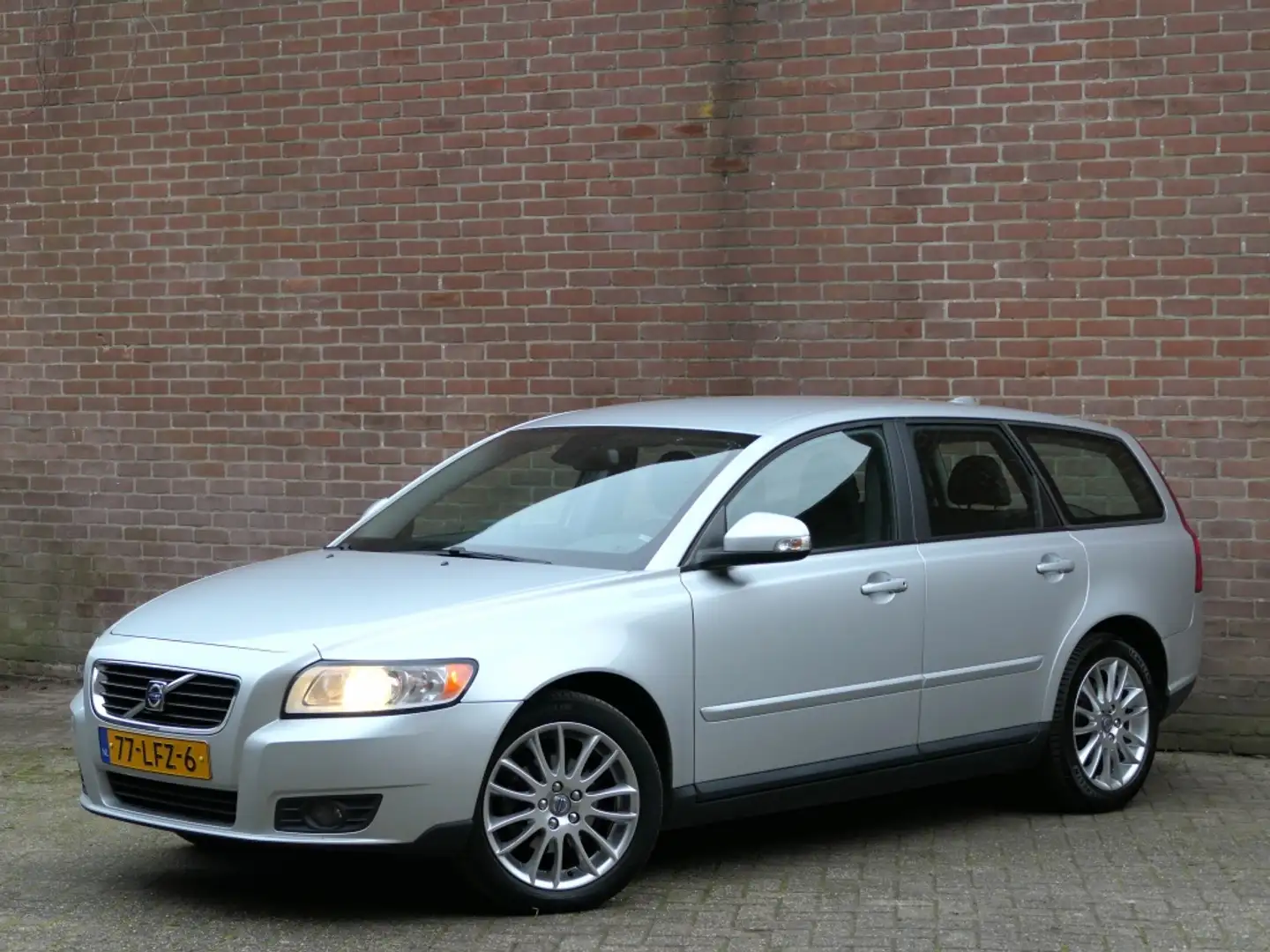 Volvo V50 2.0 Sport Navi / Elektrische stoel / High performa Argent - 1