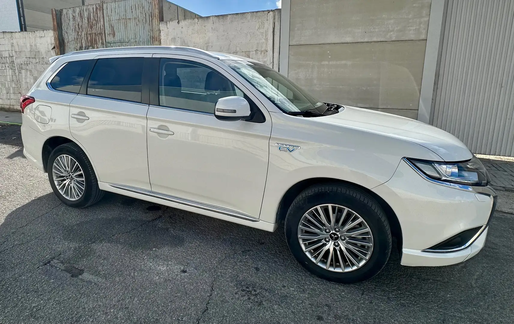 Mitsubishi Outlander Outlander PHEV Motion 4WD Motion Blanco - 1