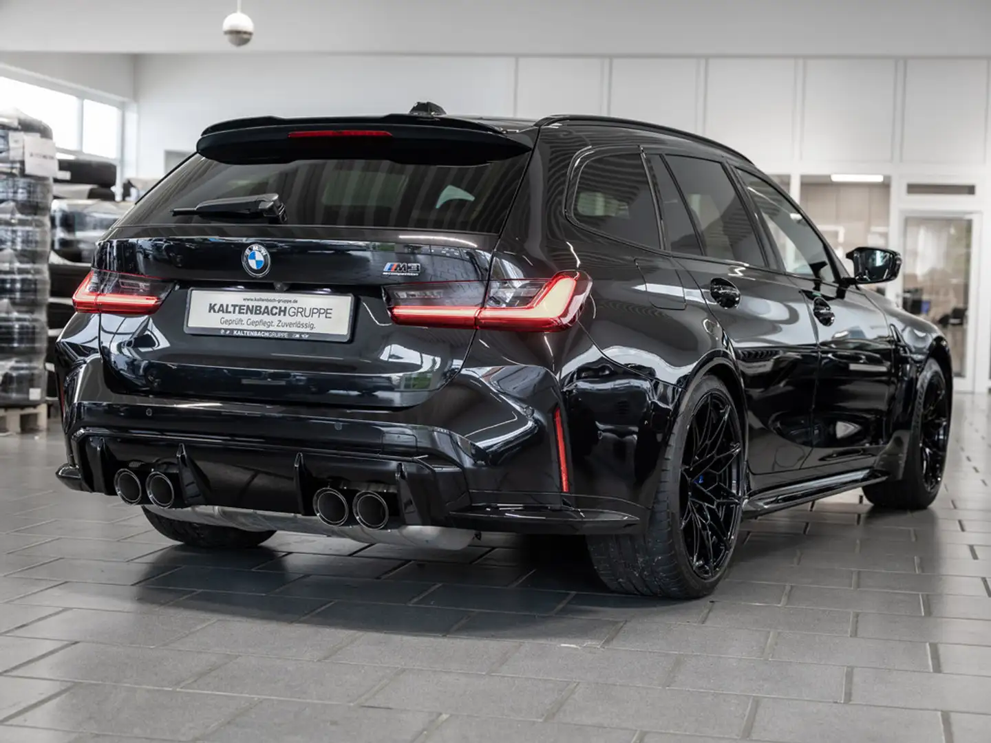 BMW M3 Touring xDrive Competition 360° HUD NAVI Schwarz - 2