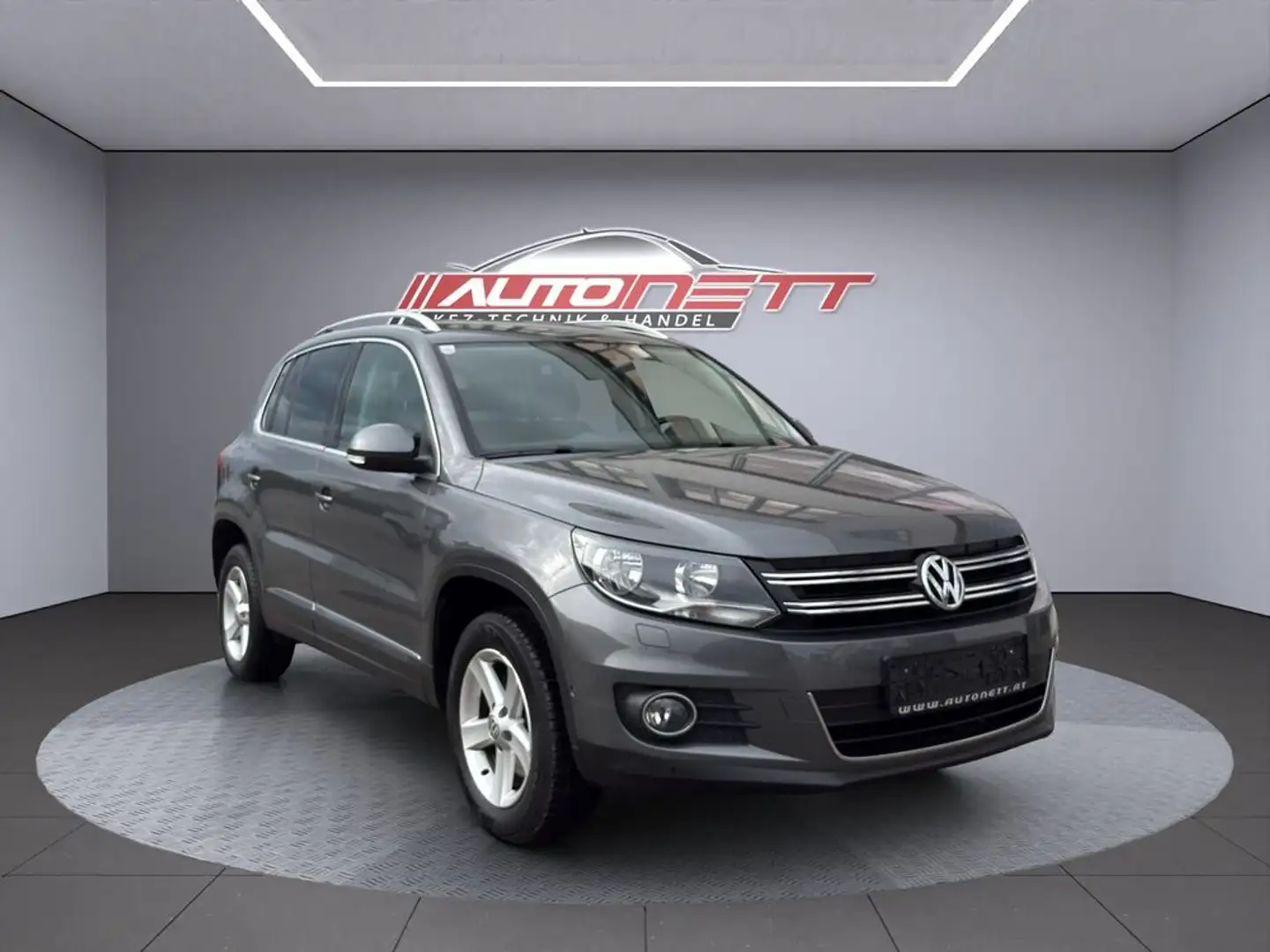 Volkswagen Tiguan Sport Grau - 1