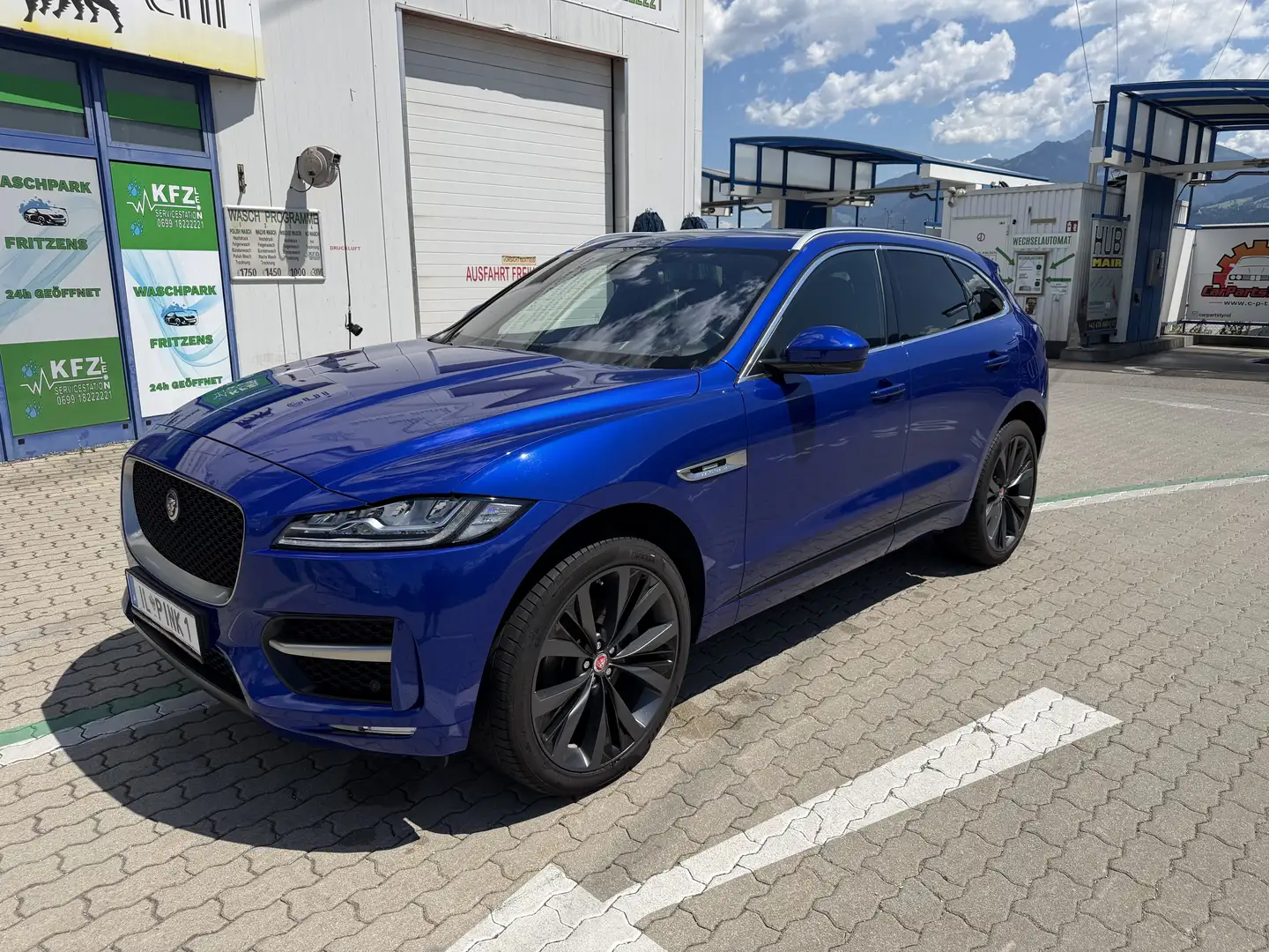 Jaguar F-Pace 25t AWD R-Sport Aut. Blau - 2