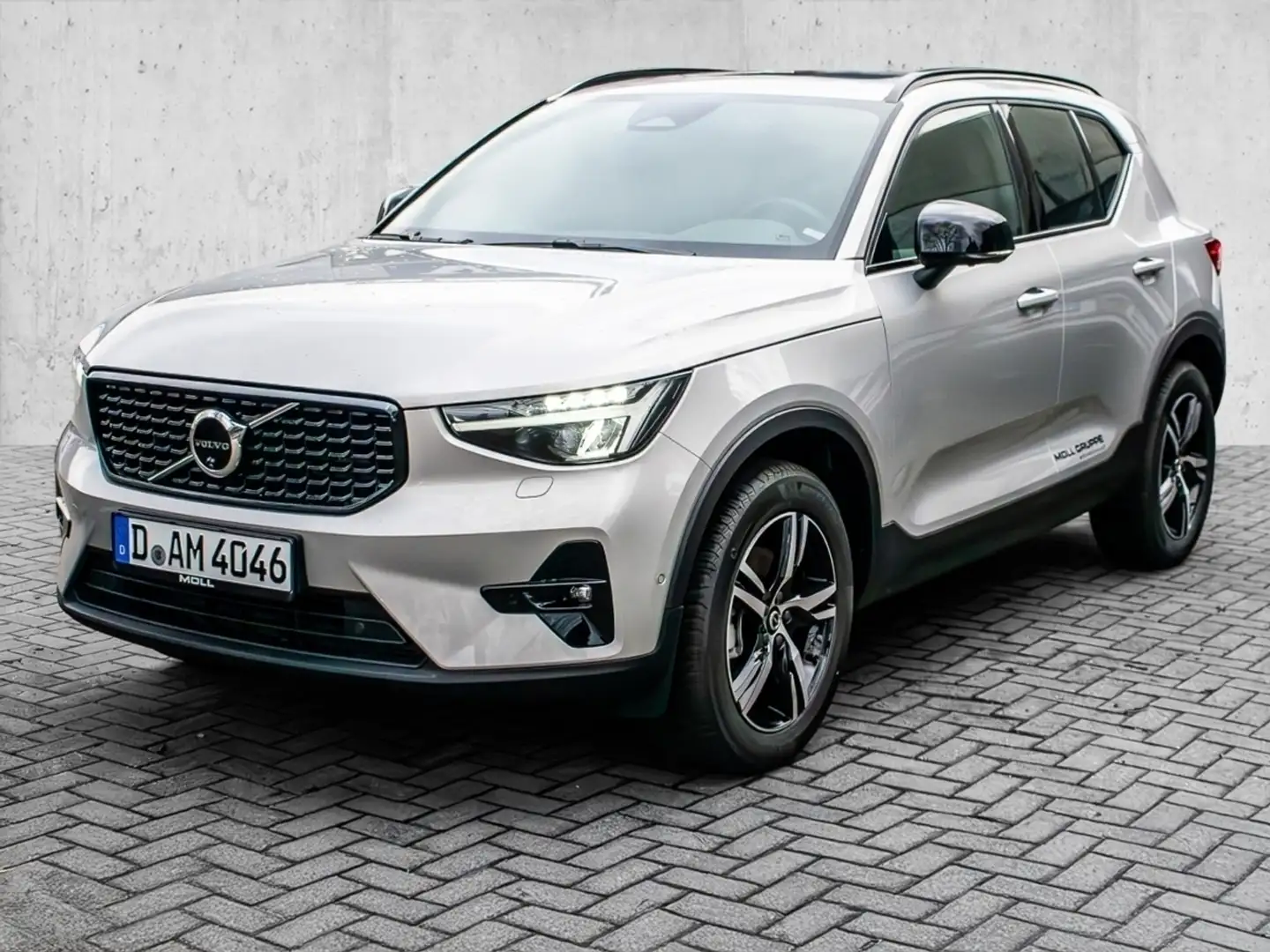 Volvo XC40 B3 Plus Dark EL.HECK SOUNDSYS AUT SHZ Silber - 2