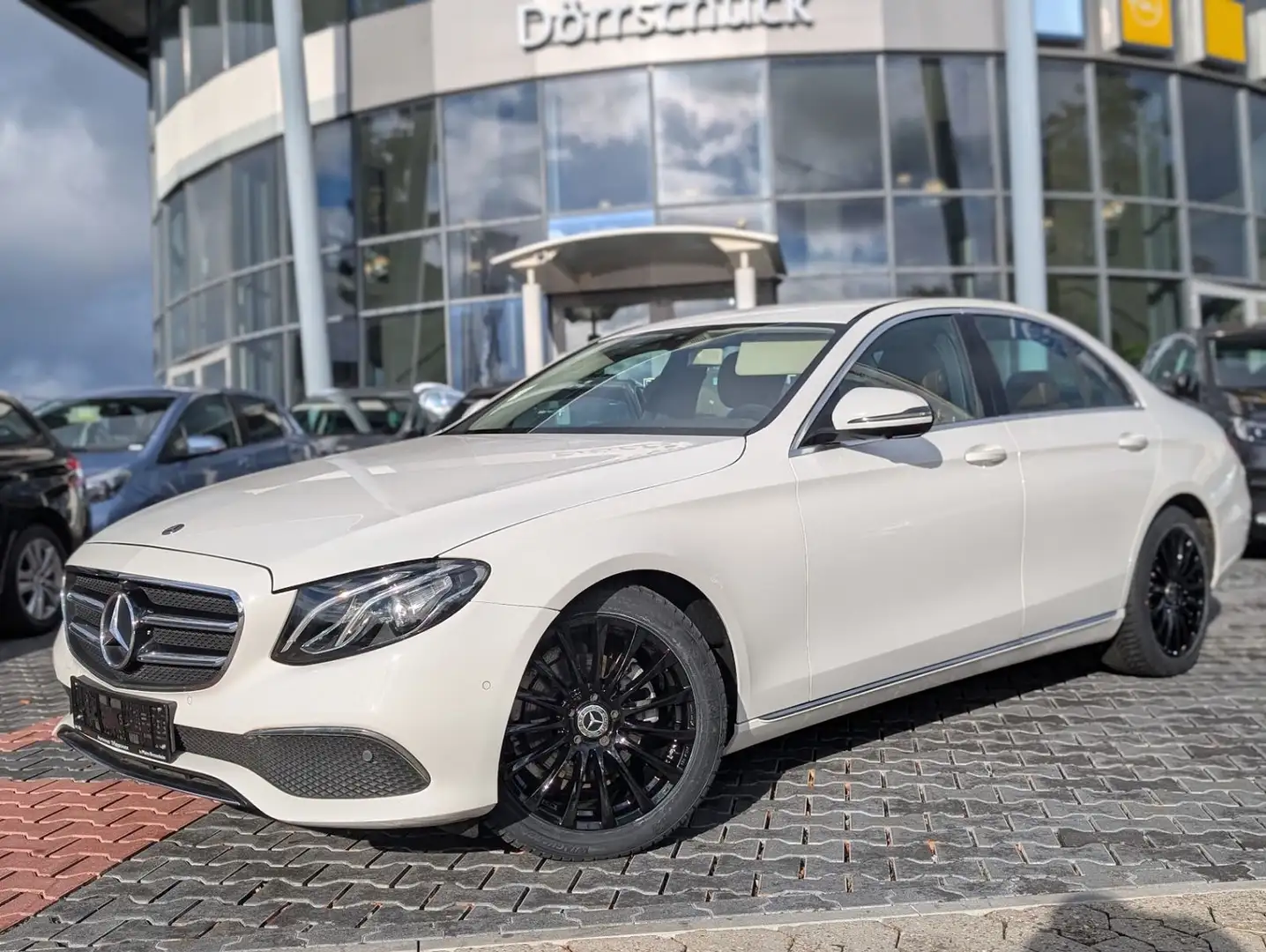 Mercedes-Benz E 220 E220d 9G Avantgarde LED PDC NAVI Kamera Weiß - 2