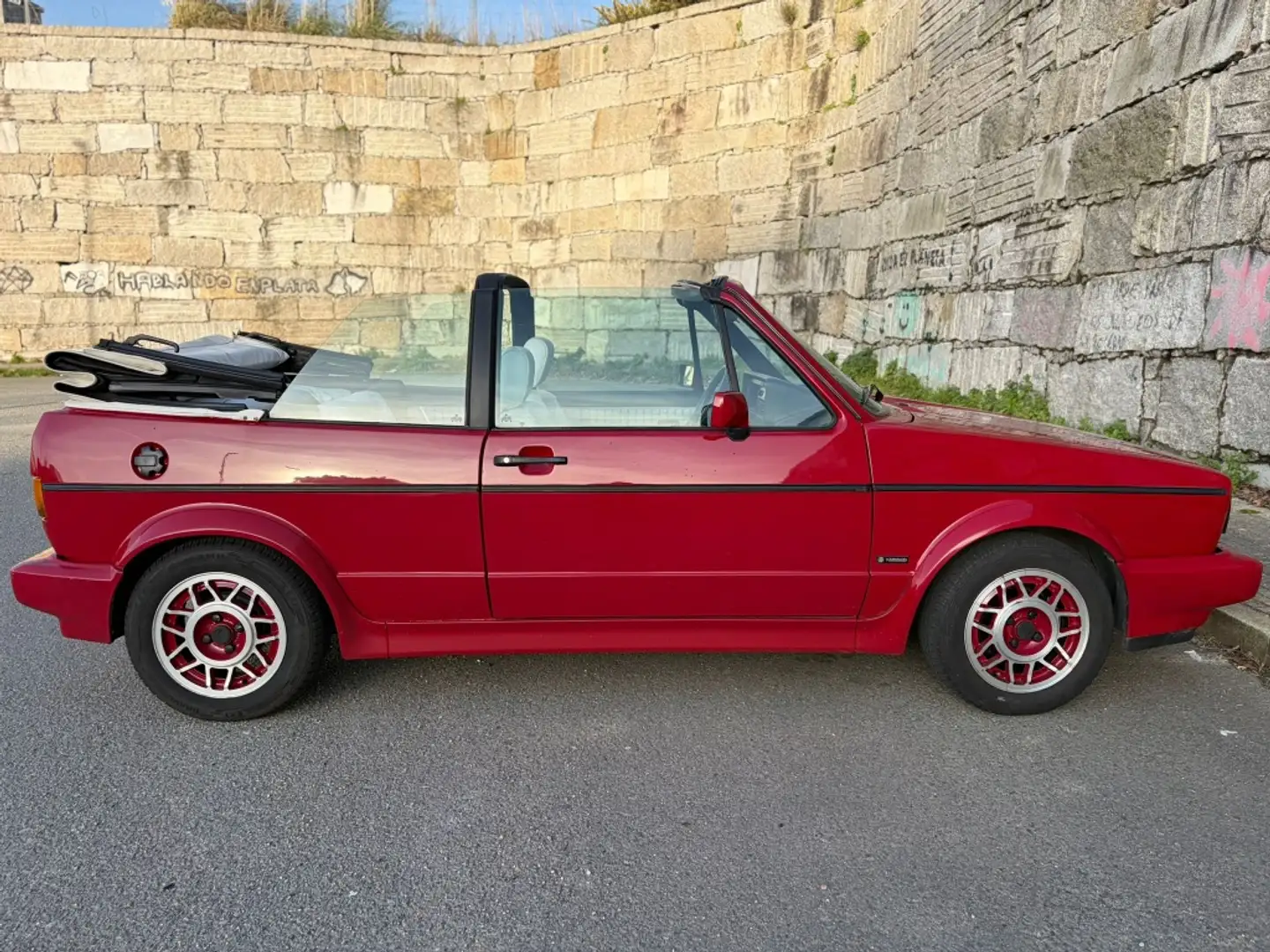 Volkswagen Golf Mk1 Cabrio Rojo - 2