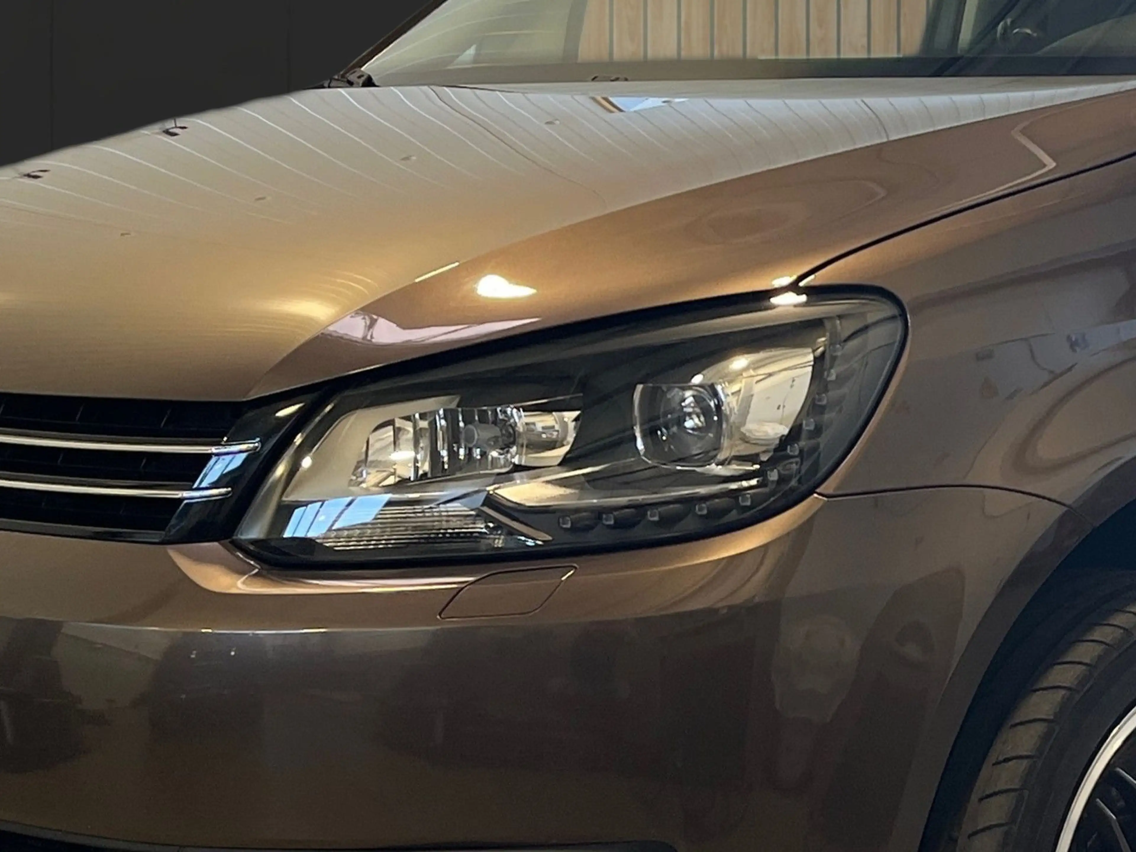 Volkswagen Caddy Kombi Highline NAVI DSG AHK sehr gepflegt — photo 5