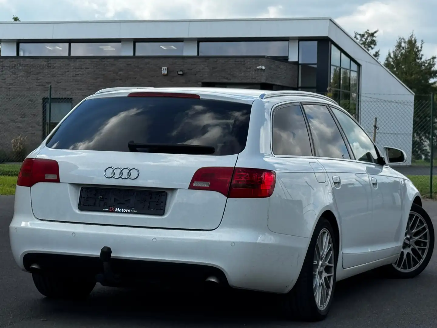 Audi A6 °2.0TDi°S-LINE°AUTO°CUIR°V.MULTI Weiß - 2