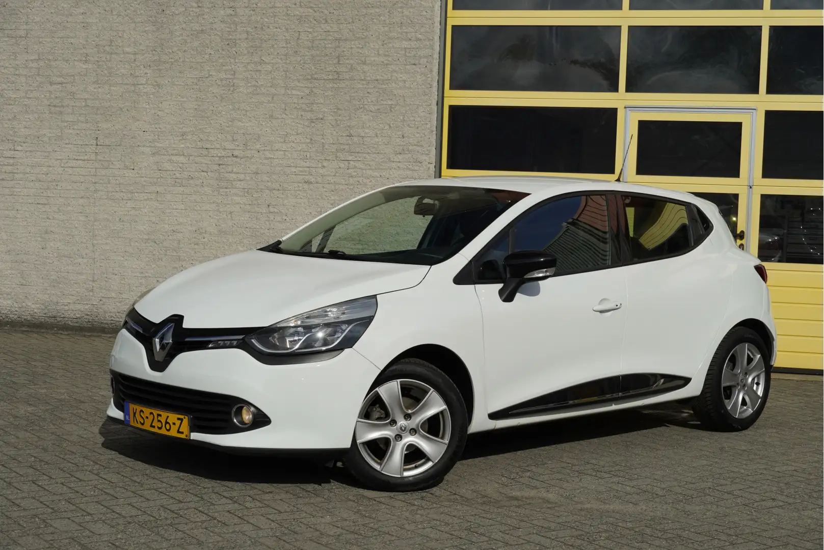 Renault Clio 0.9 TCe 5drs Eco2 Dynamique BJ2016 Lmv 16" | Led | Blanc - 2