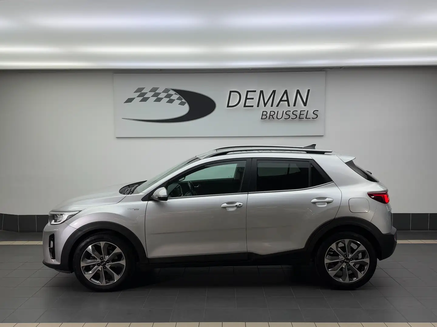 Kia Stonic 1.0T 7Dct  Auto Platinium Sense - Toit ouvrant Stříbrná - 2