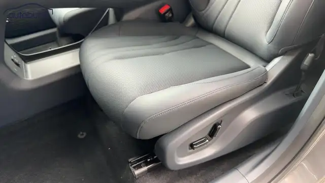 Geely E5 view 23