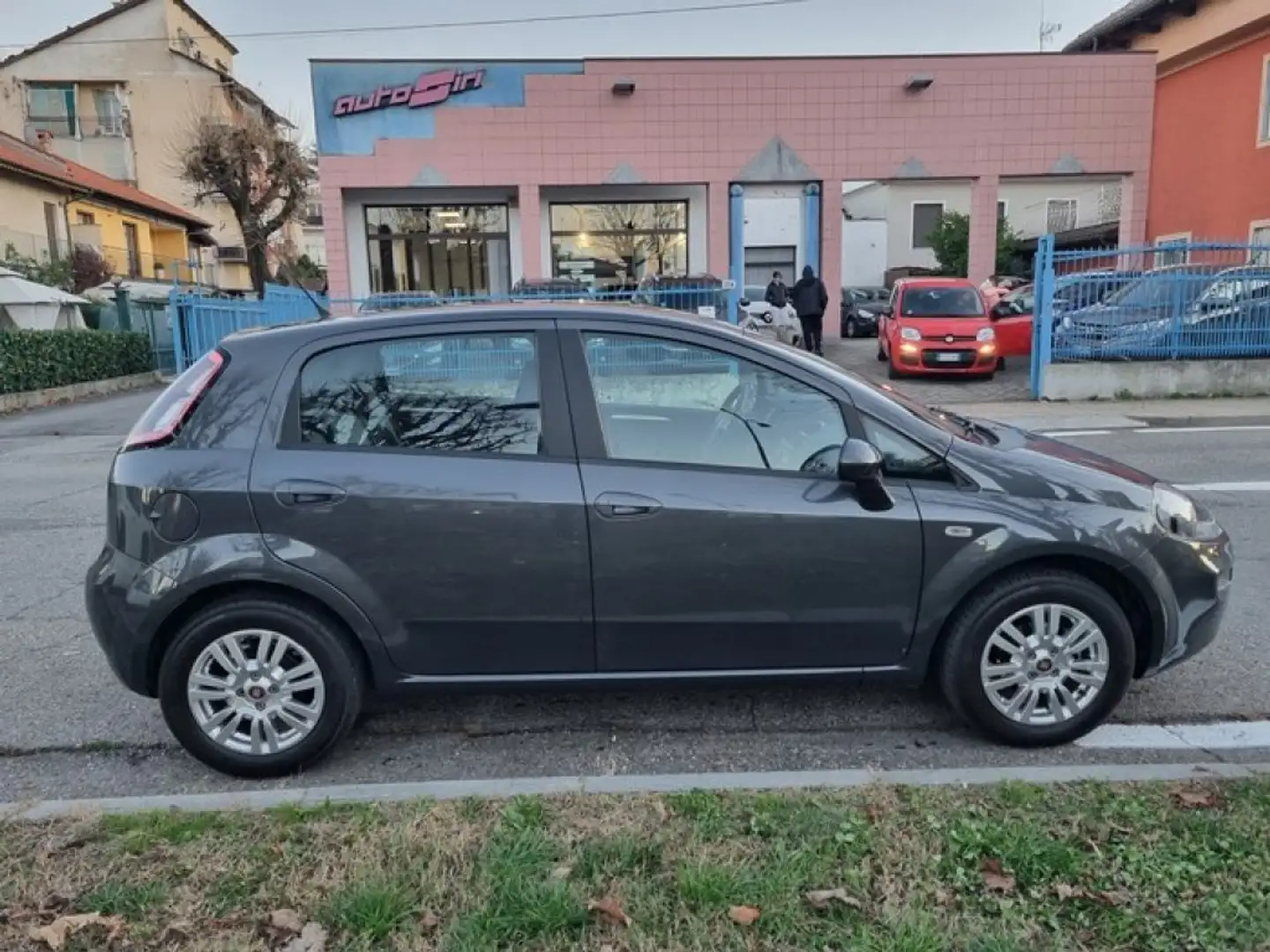 Fiat Punto Evo 1.2 5 porte Grigio - 1