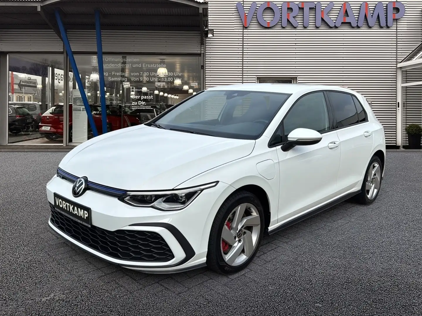 Volkswagen Golf VIII Lim. GTE eHybrid 180 KW / 245 PS Weiß - 2