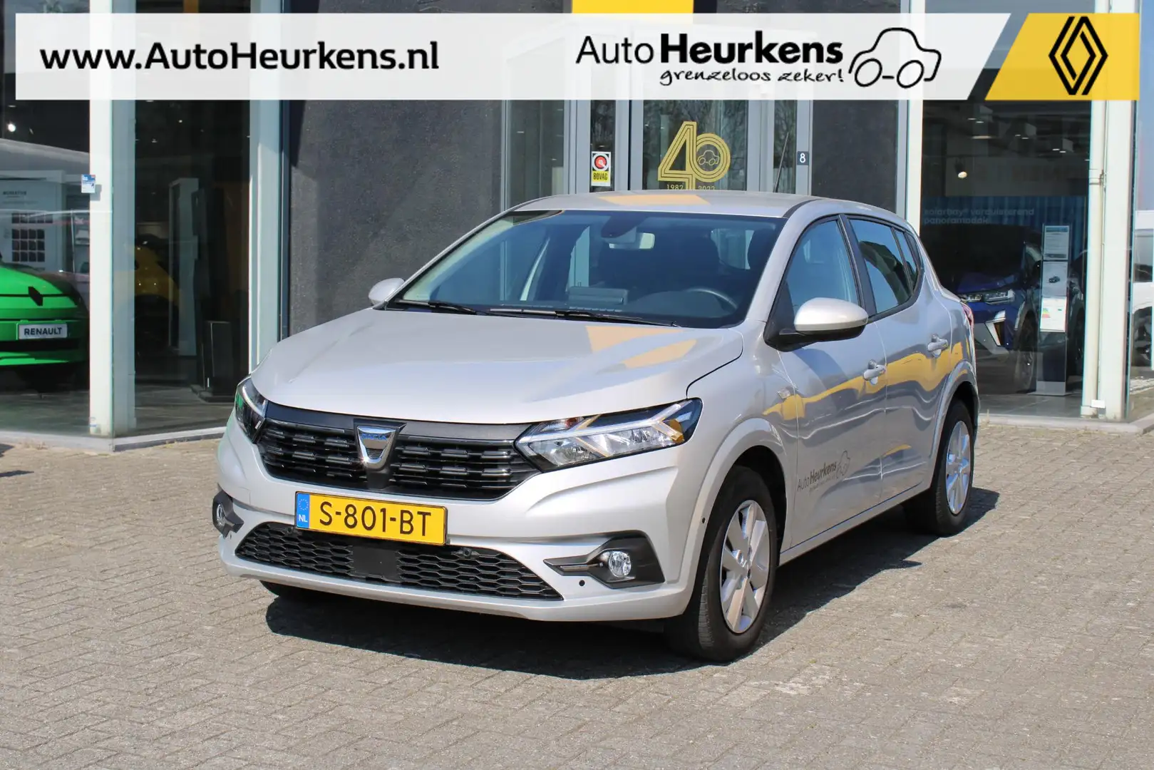 Dacia Sandero 1.0 TCe 90 Expression l NL-Auto | BTW-Auto| Demo v Grijs - 1