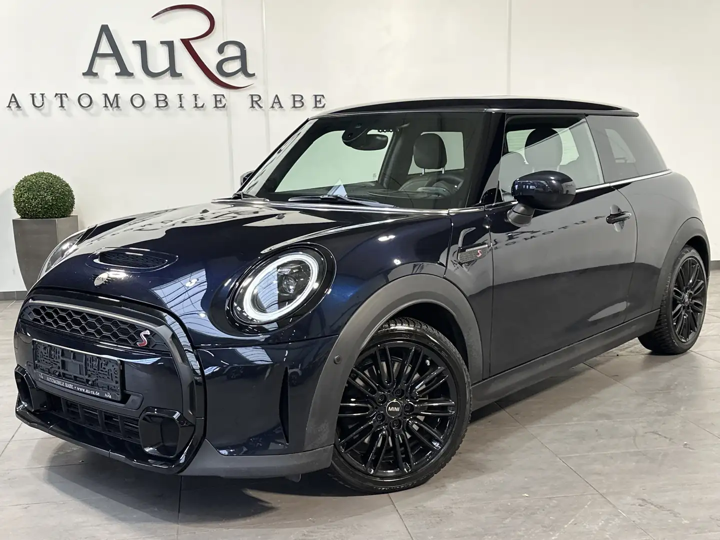 MINI Cooper S Classic Trim NAV+LED+PANO+KAMERA+HEADUP Schwarz - 2
