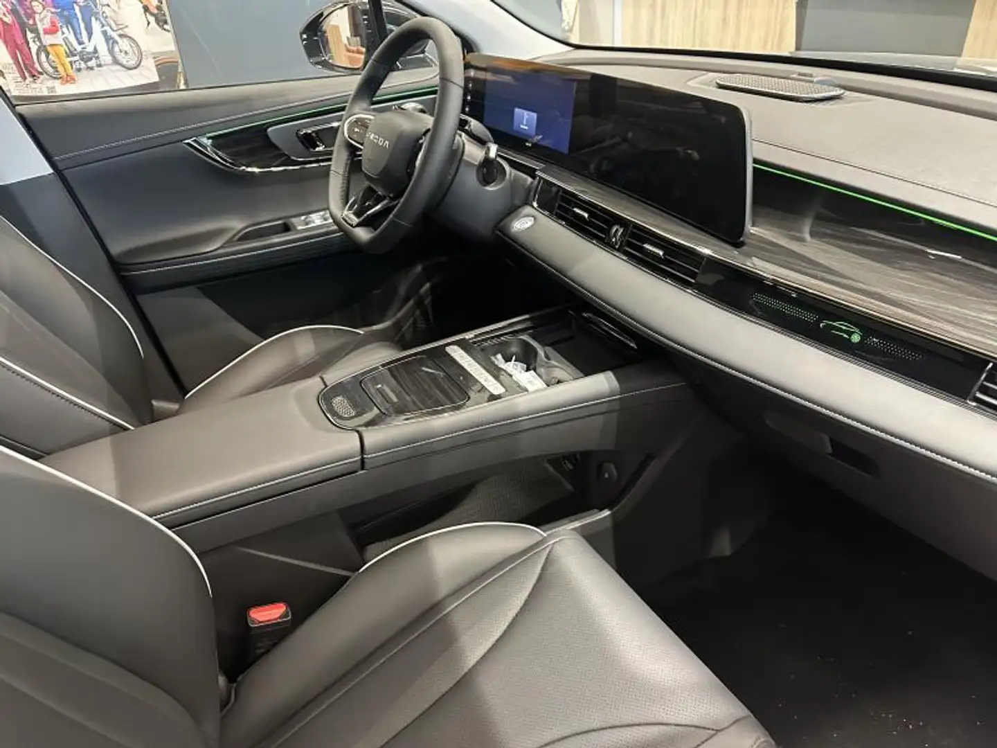 Omoda 5 PREMIUM 1.6 TGDI 147 Grau - 2