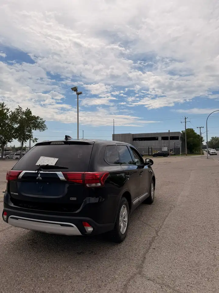 Mitsubishi Outlander photo Mitsubishi Outlander