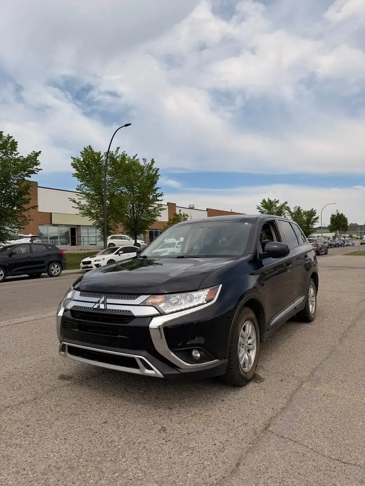 Mitsubishi Outlander photo Mitsubishi Outlander