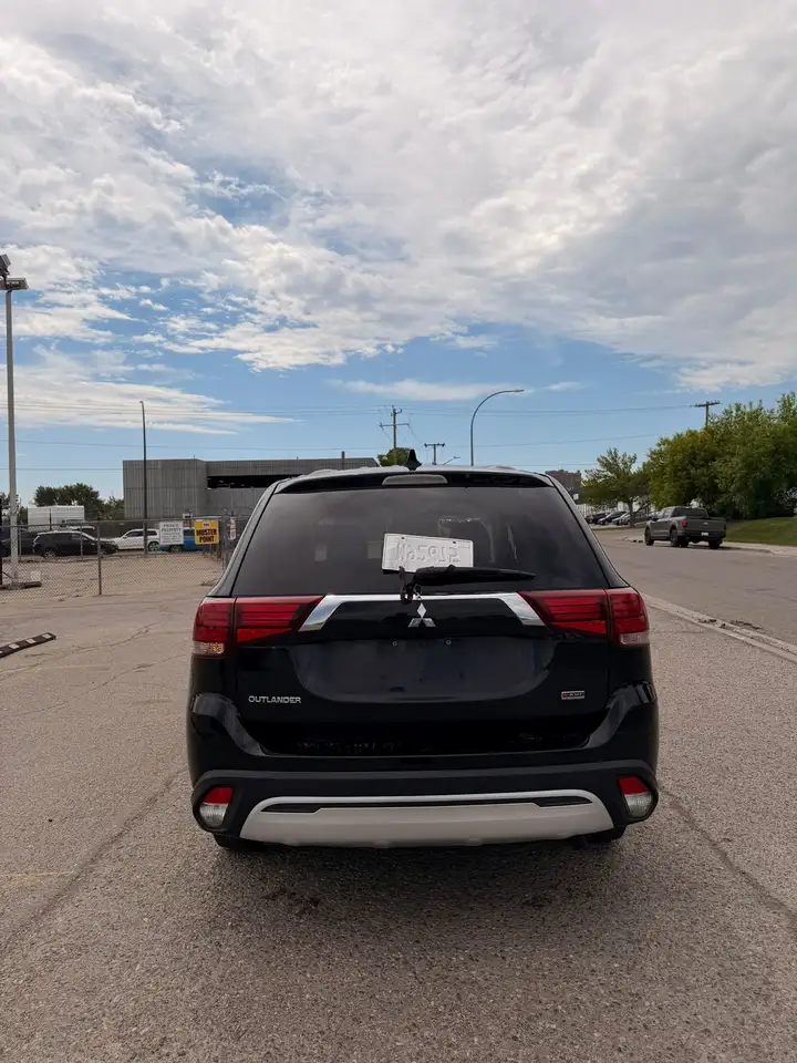 Mitsubishi Outlander photo Mitsubishi Outlander