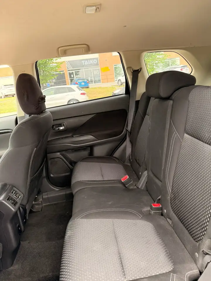 Mitsubishi Outlander photo Mitsubishi Outlander