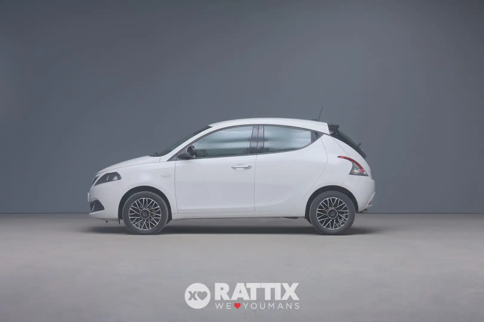 Lancia Ypsilon 1.0 Firefly Hybrid 70CV Platino - 2