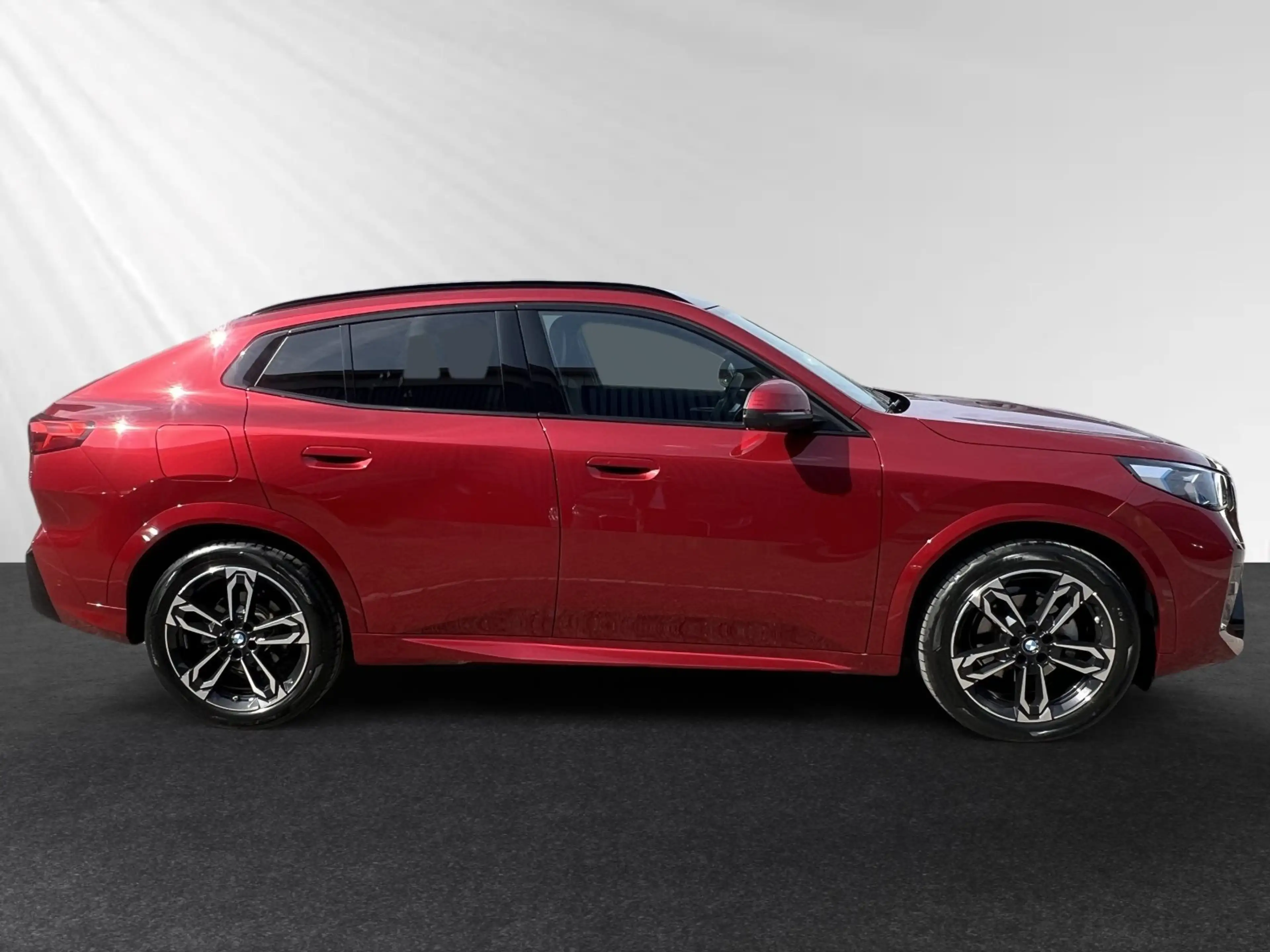 BMW iX2 eDrive20 Inkl. € 1.190 Zubehörbonus*|M Sport|AHK|P — photo 2