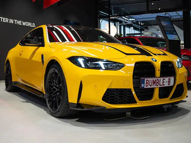 BMW M4 xDrive SPEED YELLOW