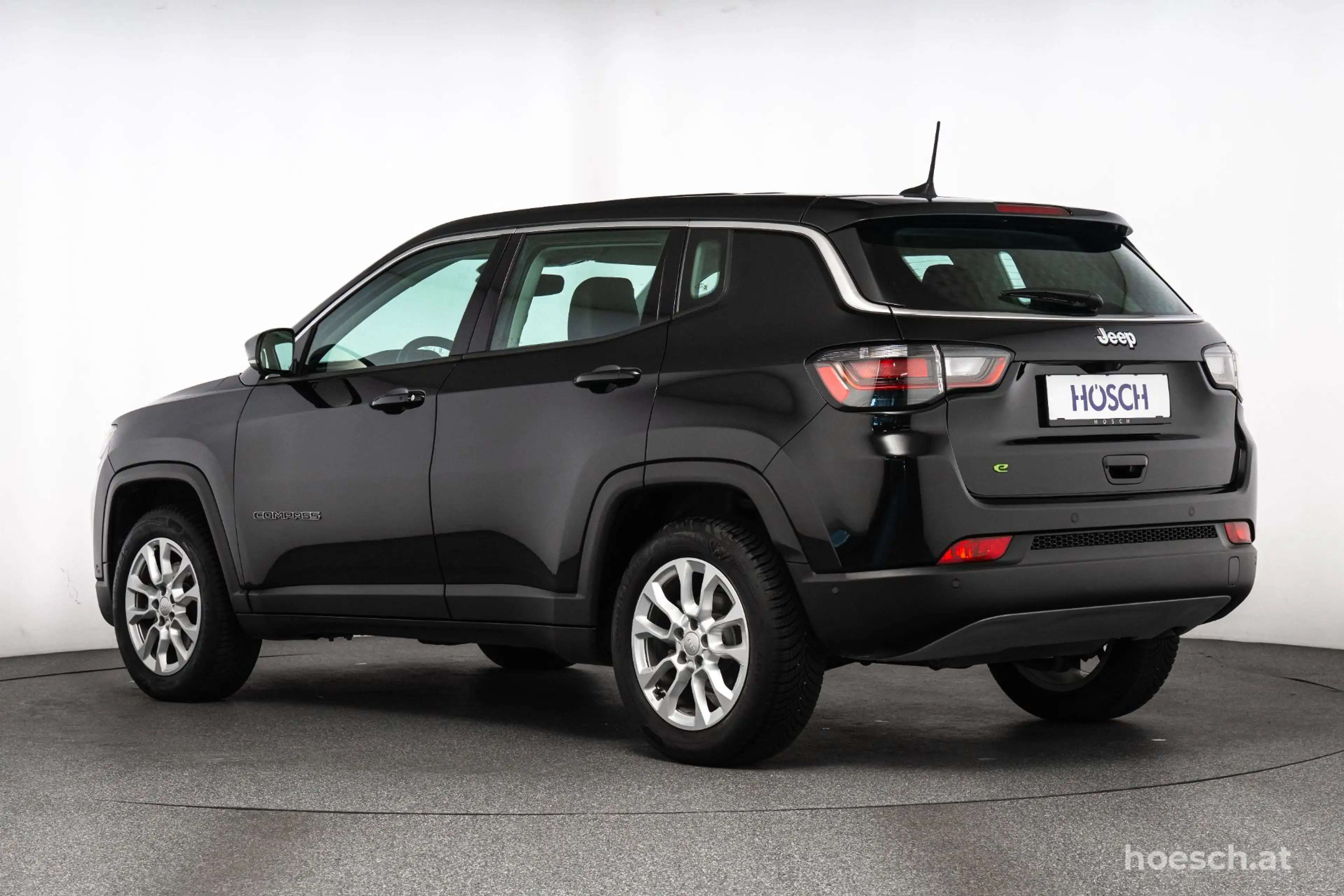 Jeep Compass T4 130 Aut. WINTER-PAKET LED 360° ACC WENIG KM — photo 4