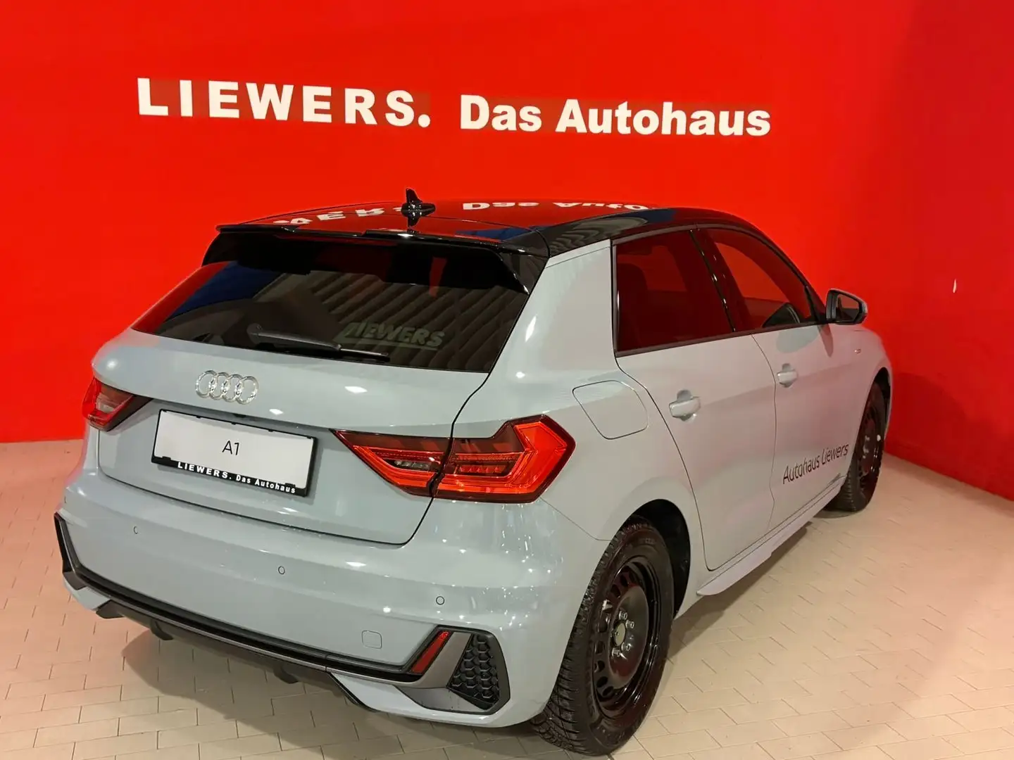 Audi A1 30 TFSI S line Grau - 2