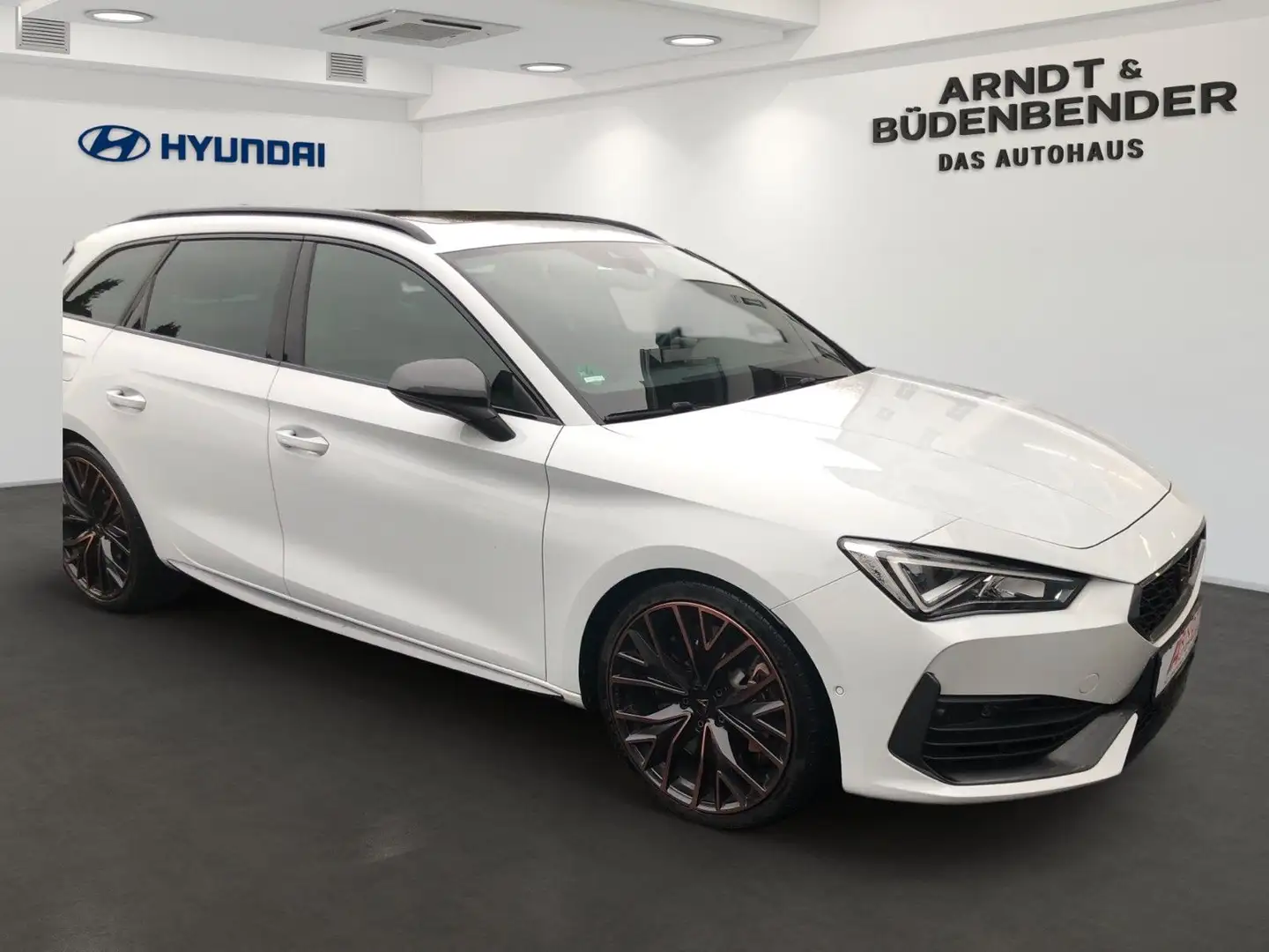 CUPRA Leon Sportstourer VZ 4Drive PANO AHK PERFORMANCE Blanc - 2