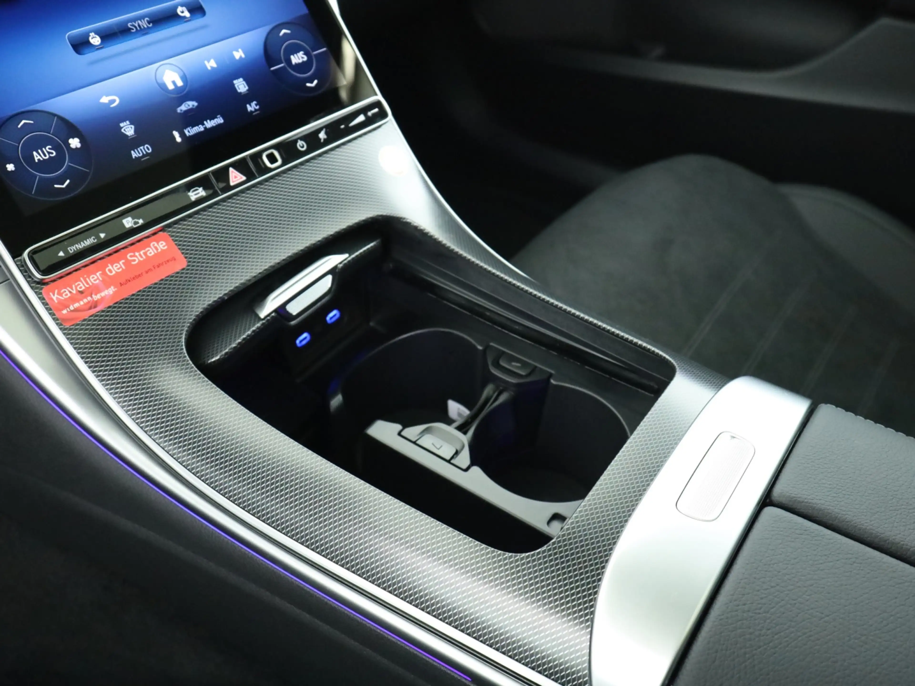 Mercedes-Benz C 220 d T-Modell 360 4xSHZ ACC AHK AUT DynLicht — photo 15