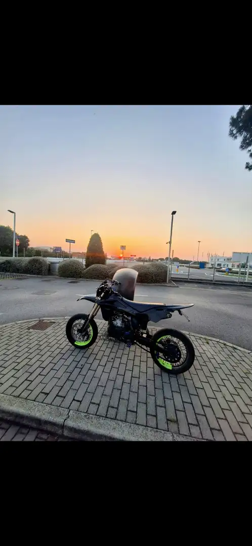 Husqvarna SM 125 Negru - 1