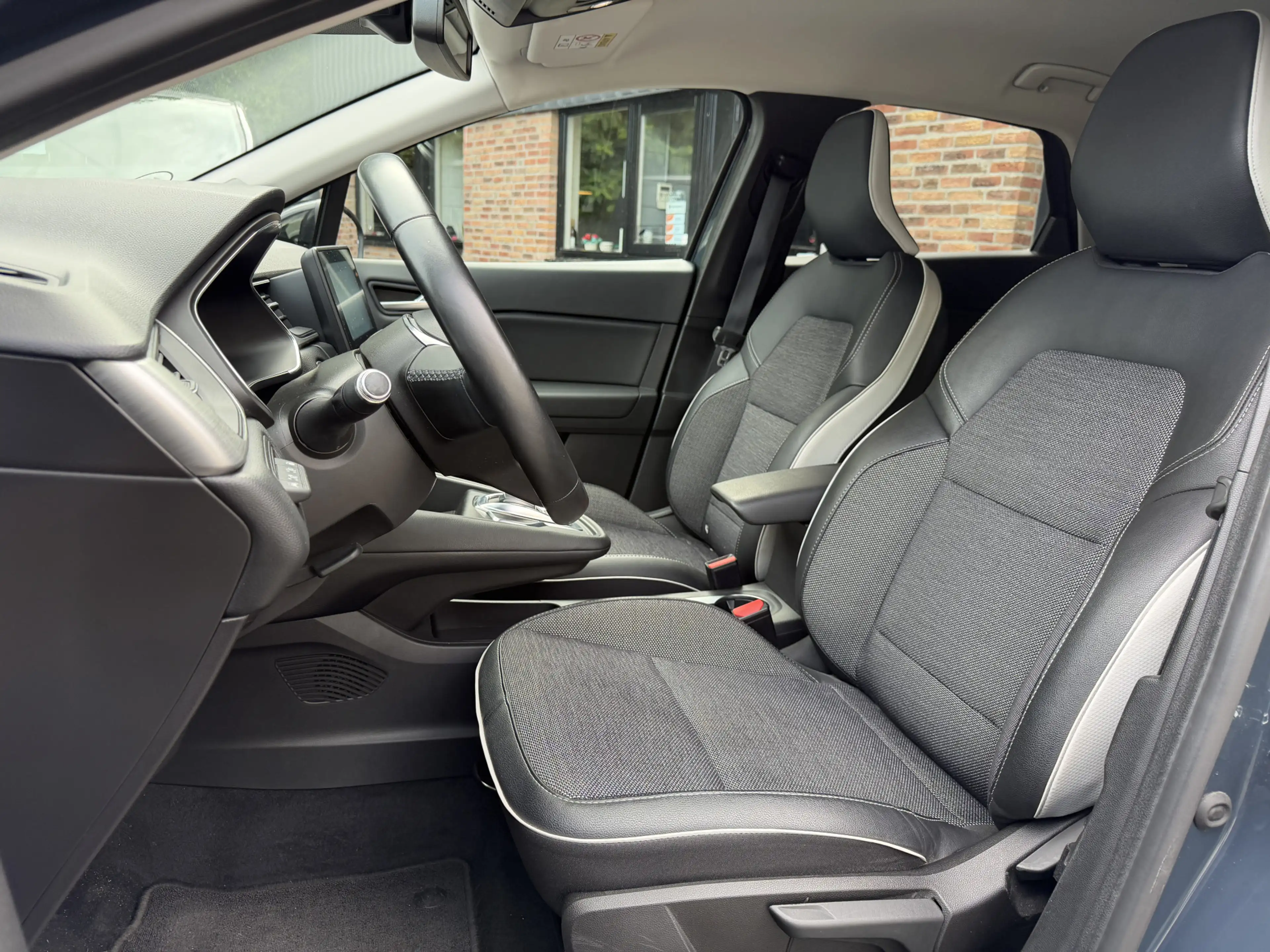 Renault Captur VERKOCHT 1.6 E-Tech Plug-in Hybrid 160 PK Intens A — photo 4