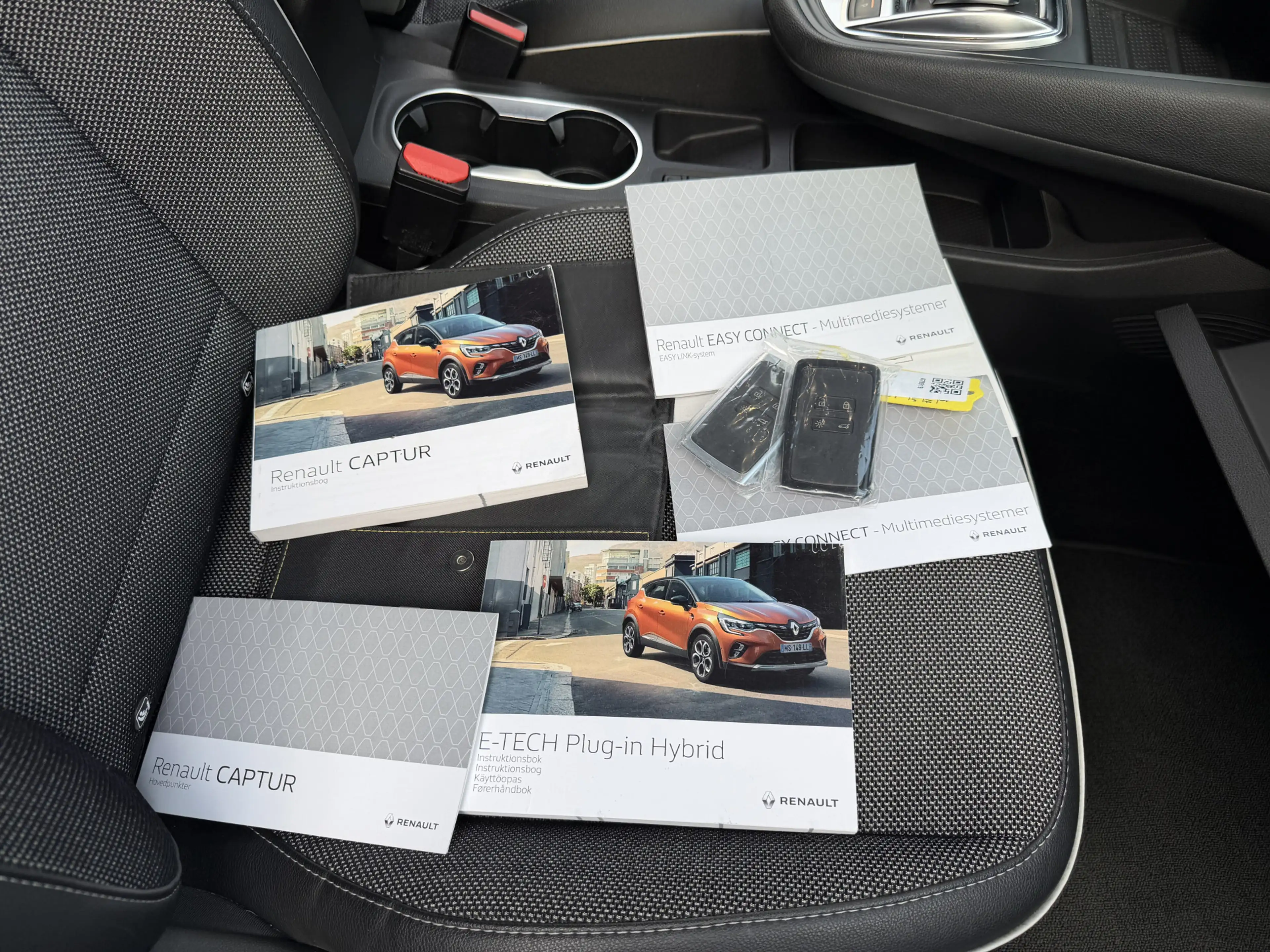 Renault Captur VERKOCHT 1.6 E-Tech Plug-in Hybrid 160 PK Intens A — photo 13
