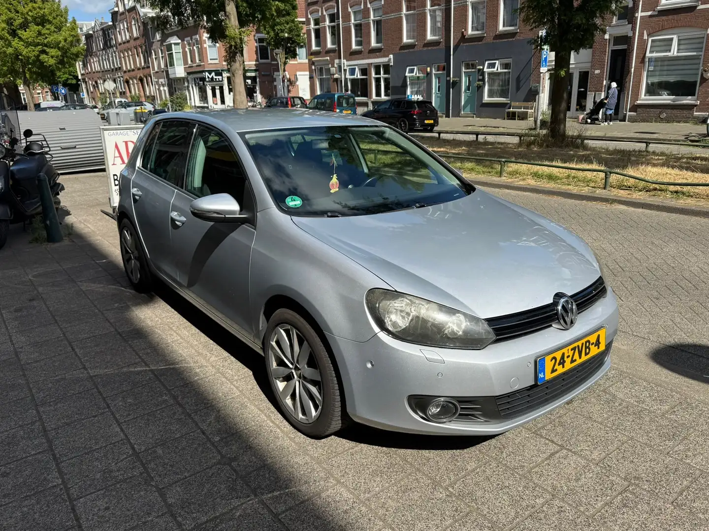 Volkswagen Golf Golf 1.2 TSI Highline Zilver - 1