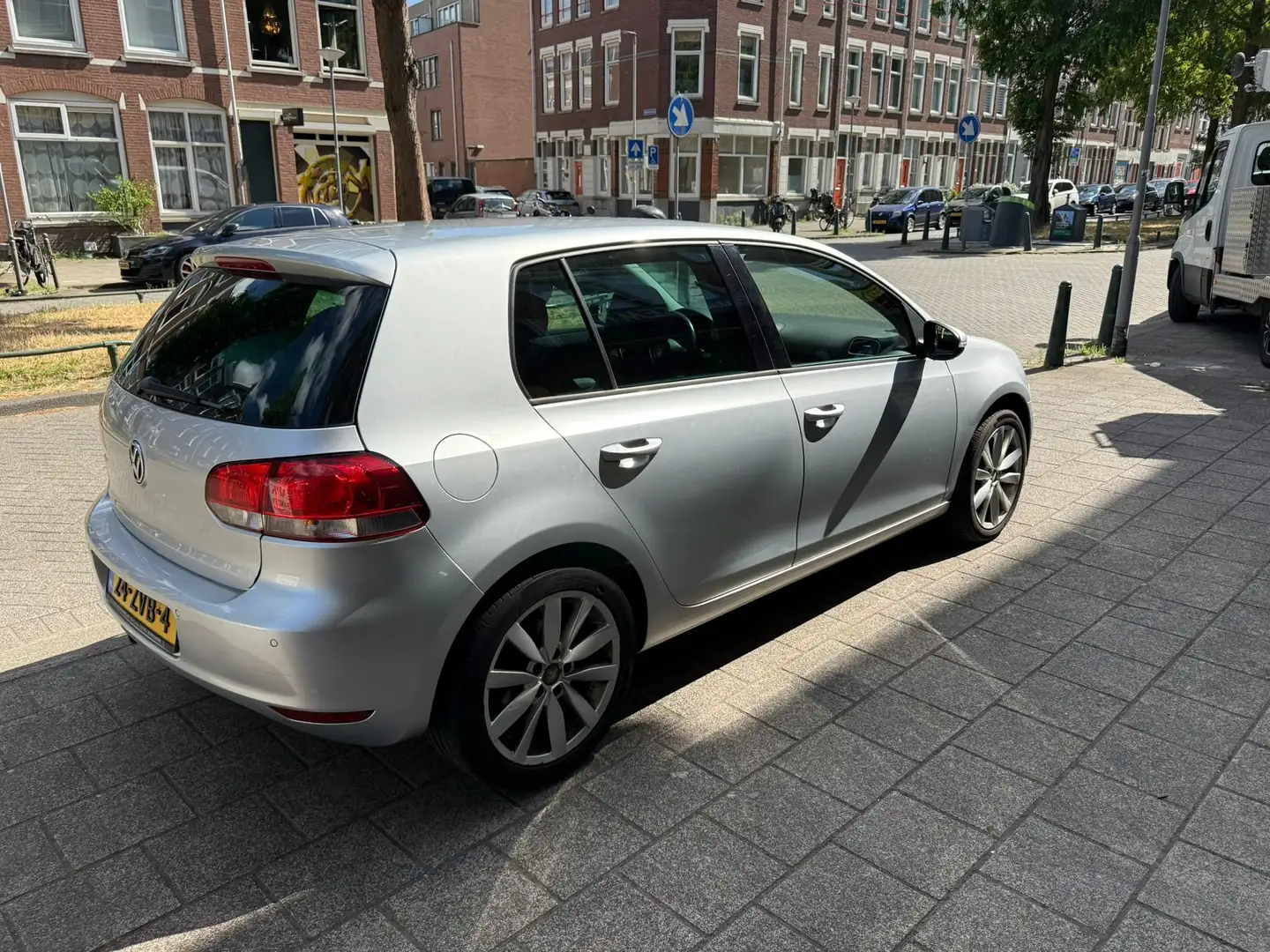 Volkswagen Golf Golf 1.2 TSI Highline Zilver - 2